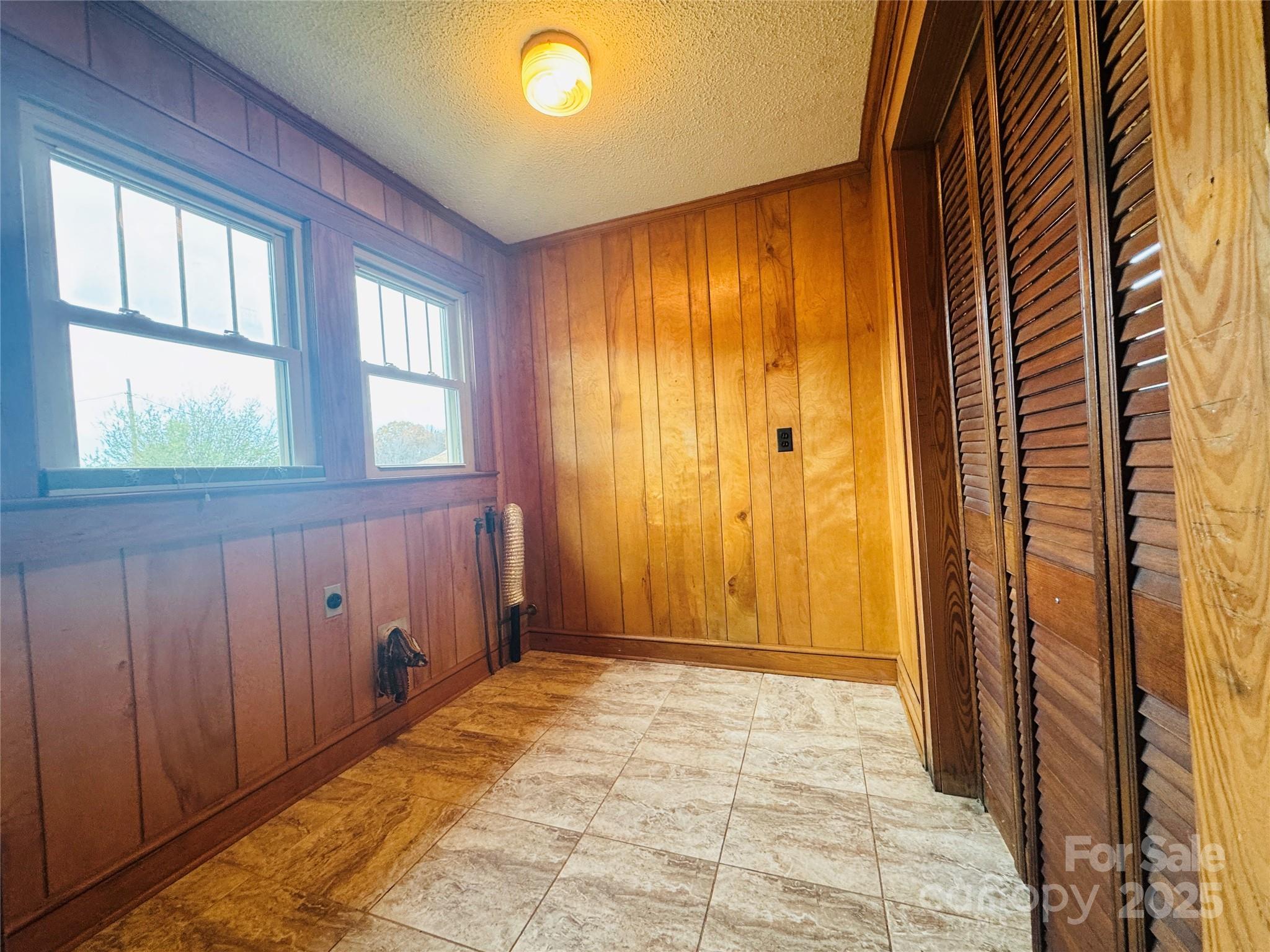 9143 S NC Highway 150 Highway — Linwood