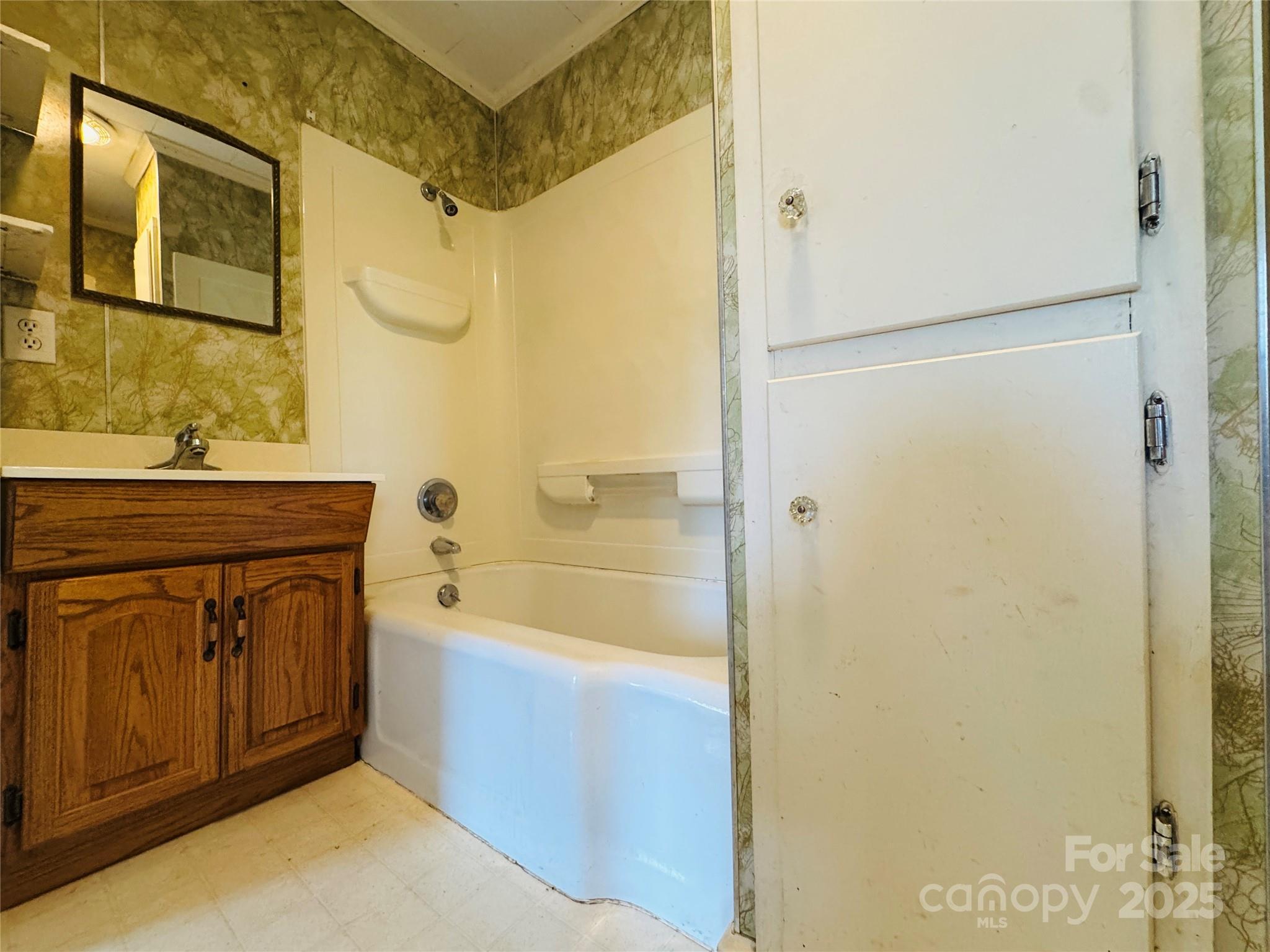 9143 S NC Highway 150 Highway — Linwood