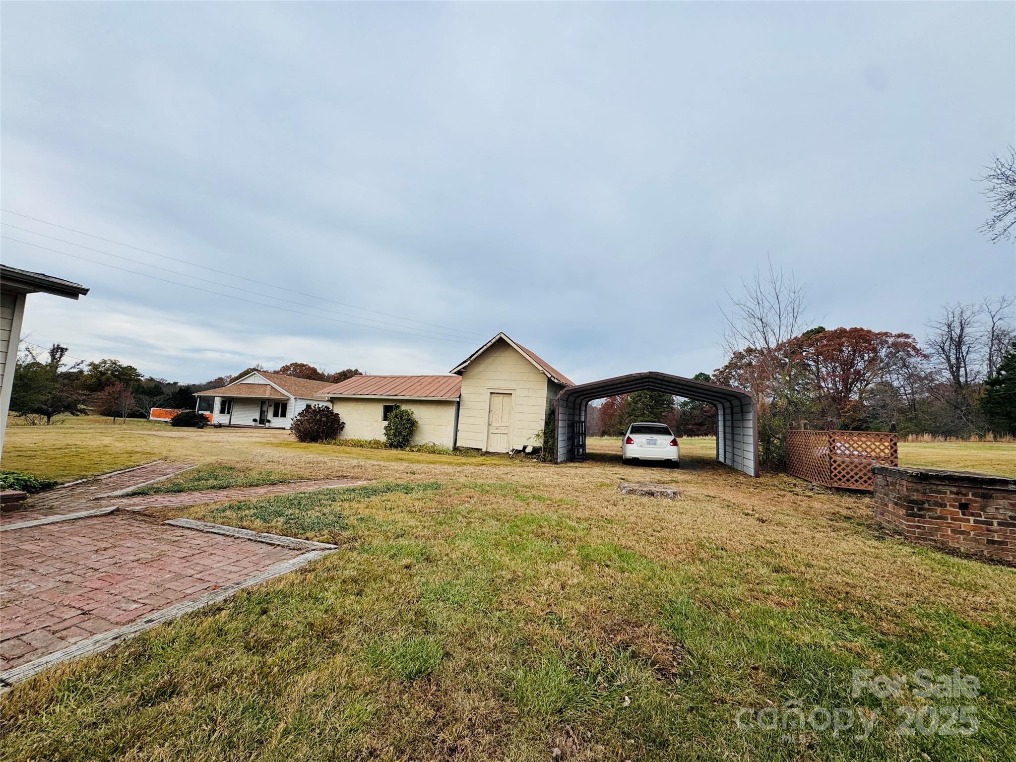 9143 S NC Highway 150 Highway — Linwood