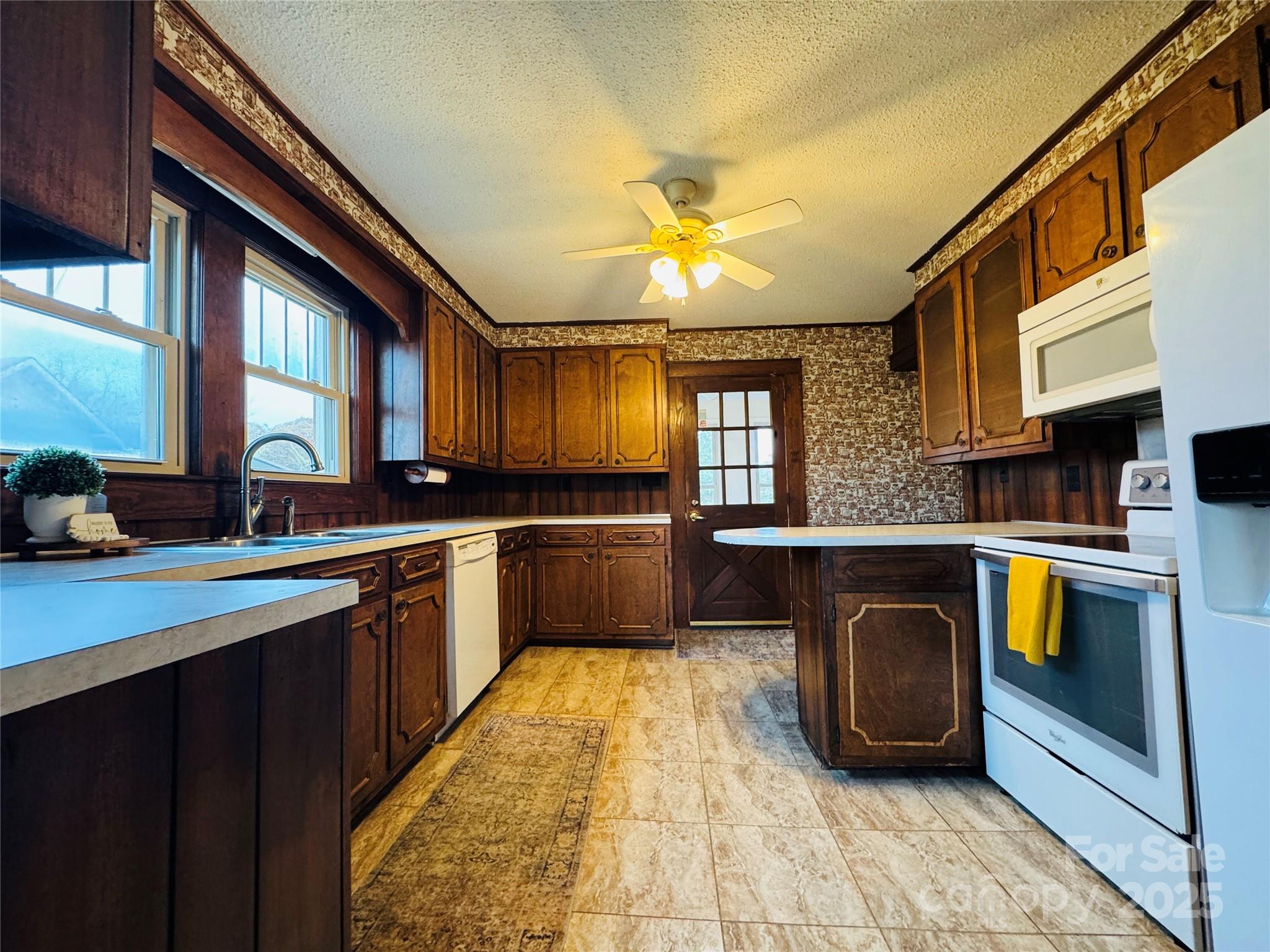 9143 S NC Highway 150 Highway — Linwood