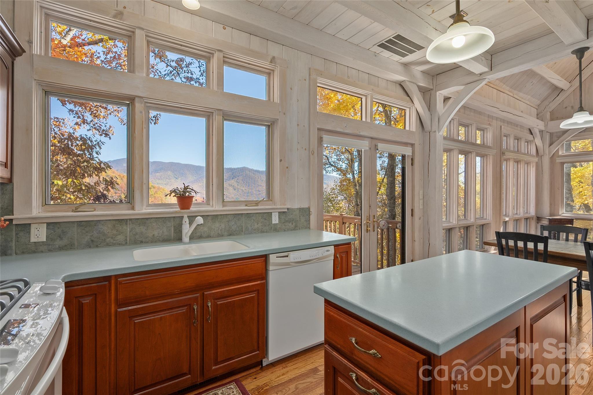 33 Great Aspen Way — Black Mountain