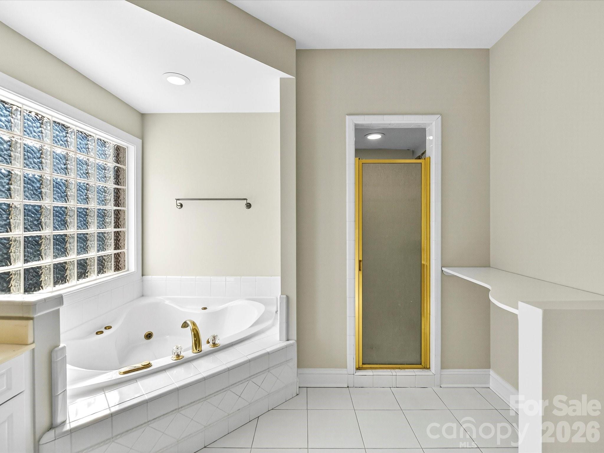 21410 Pinecrest Place — Cornelius