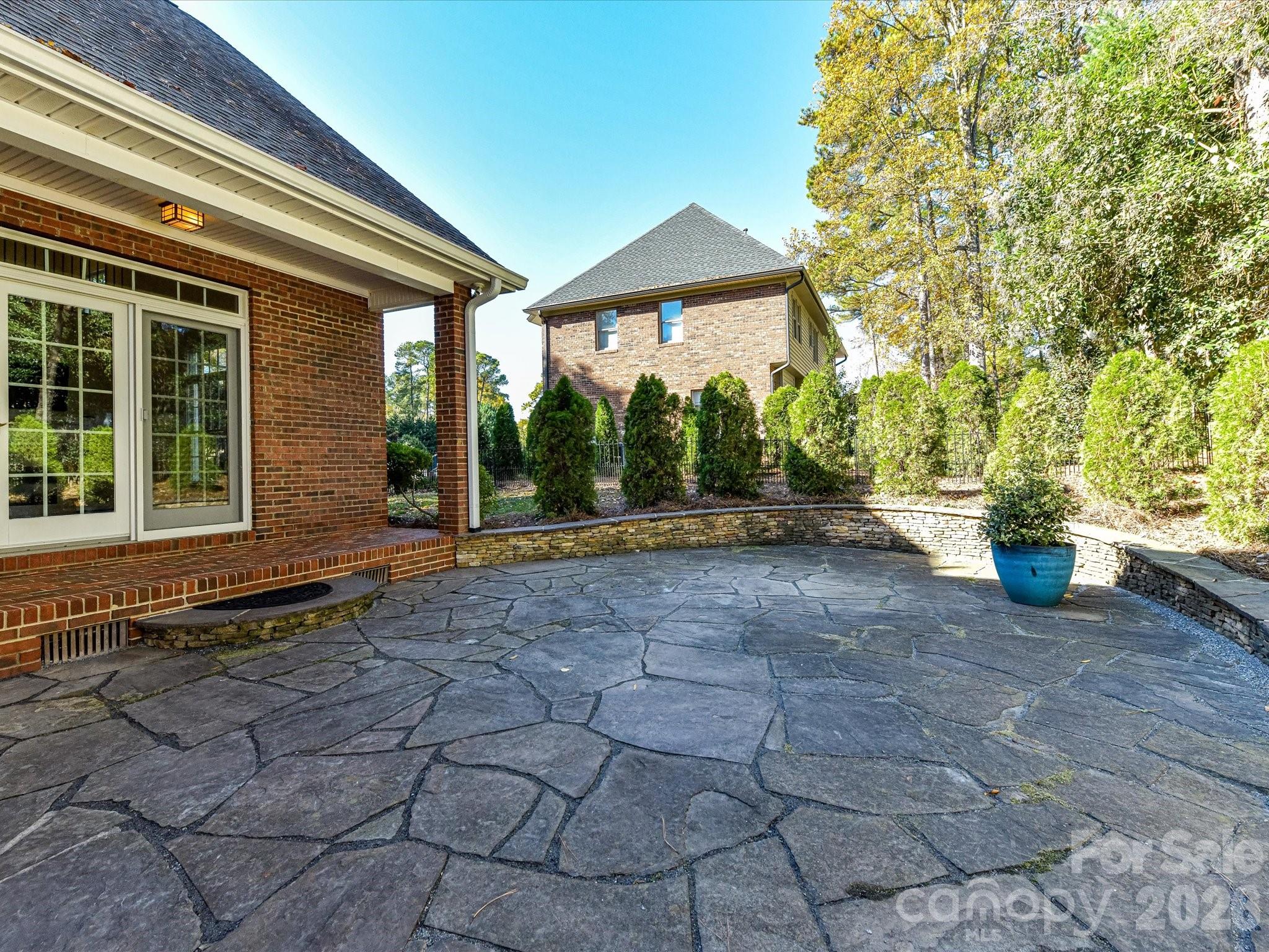 21410 Pinecrest Place — Cornelius