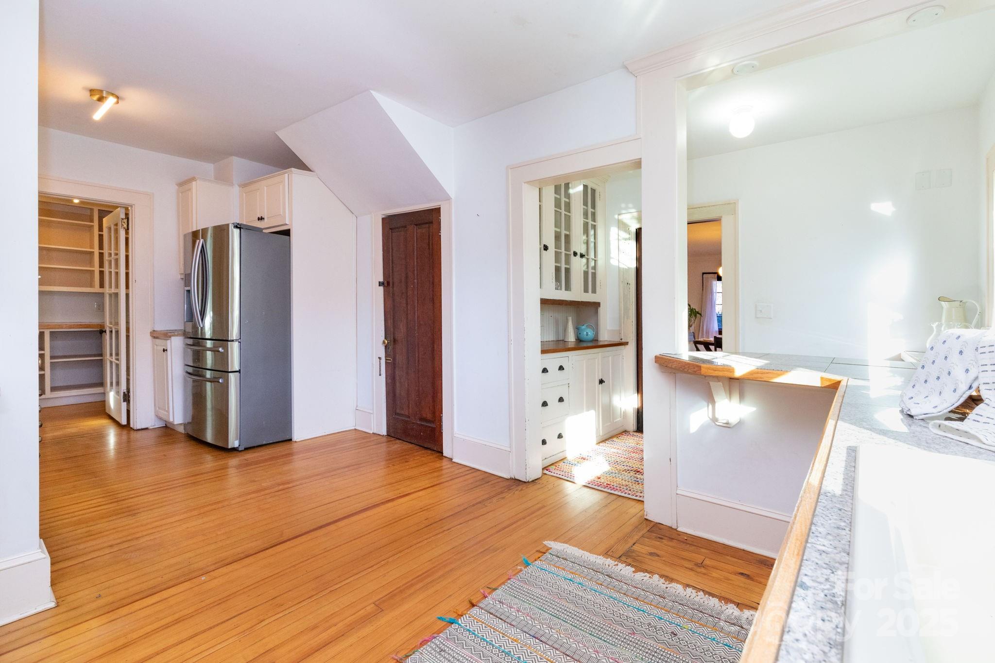 302 Iron Ridge Loop — Asheville