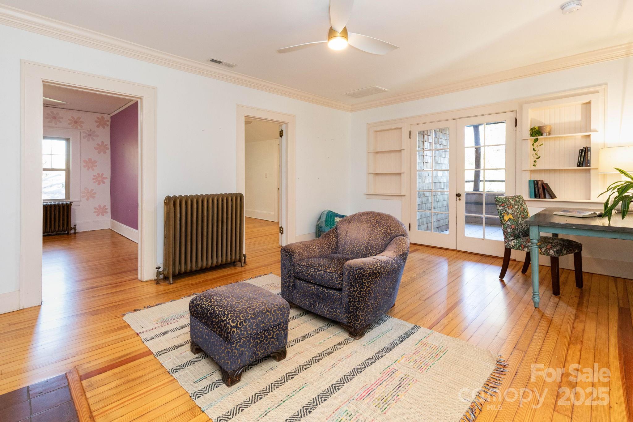 302 Iron Ridge Loop — Asheville