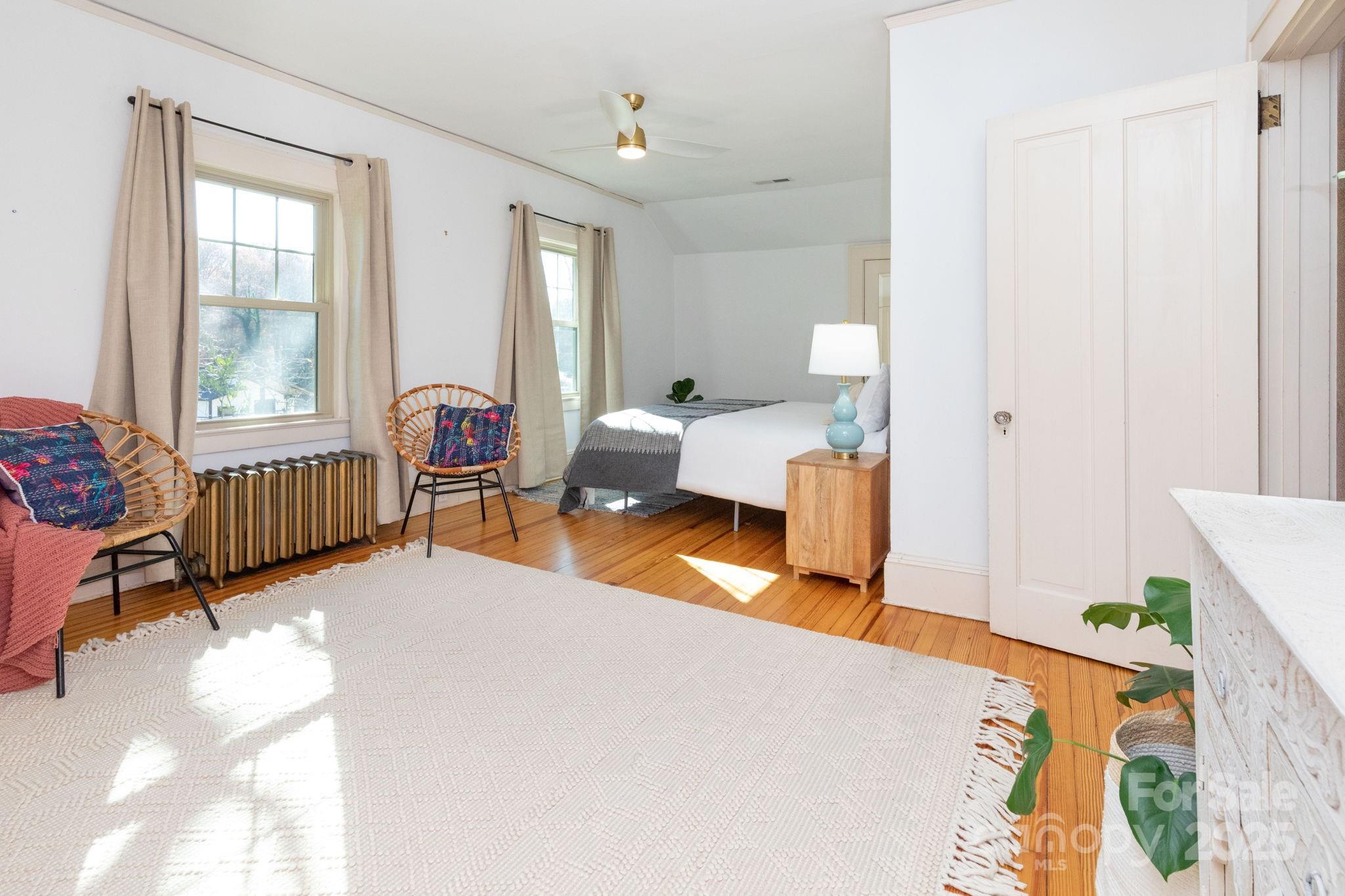 302 Iron Ridge Loop — Asheville