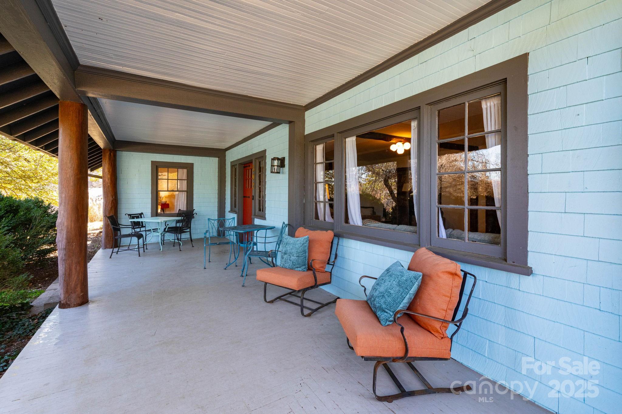 302 Iron Ridge Loop — Asheville