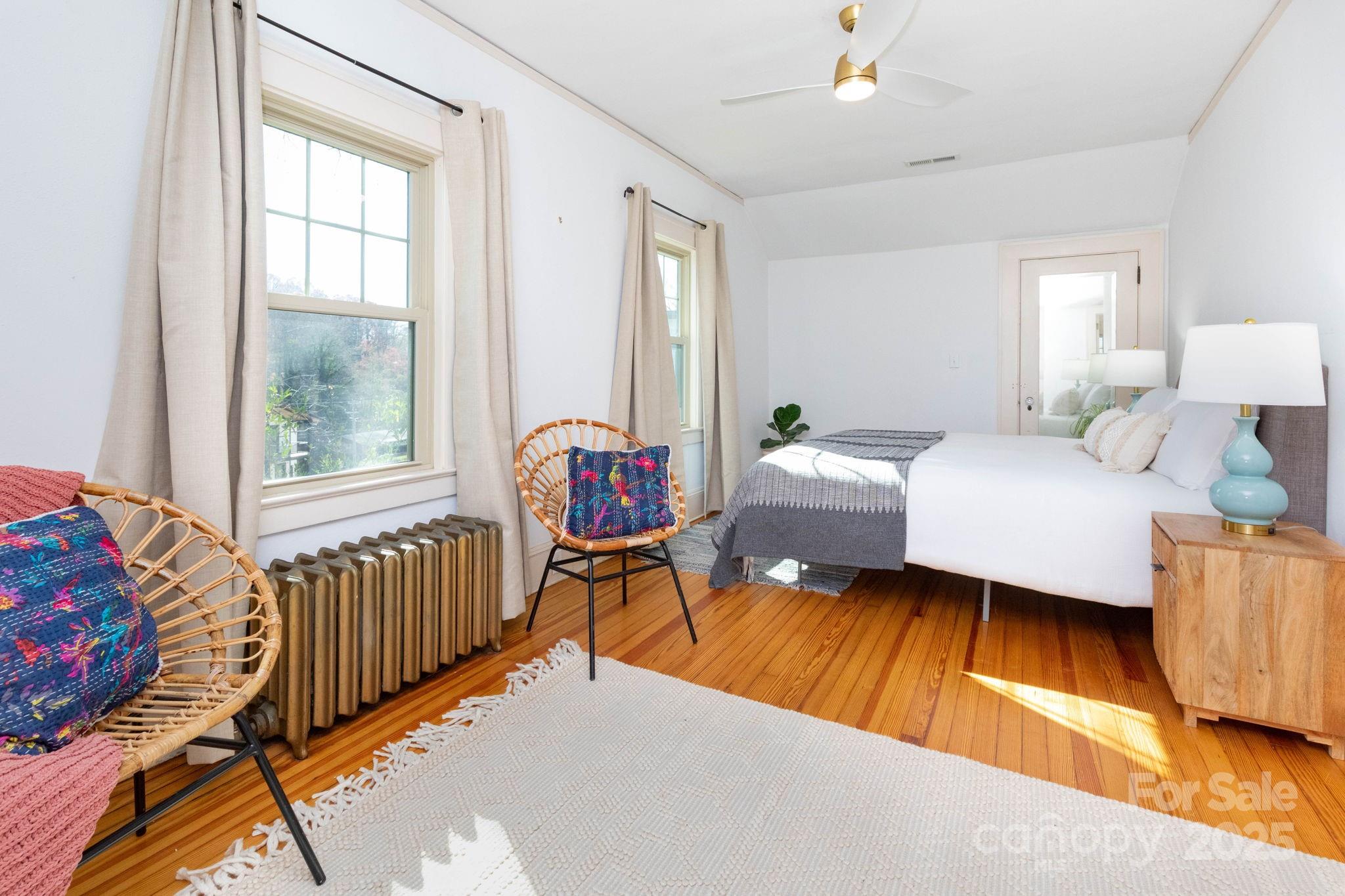 302 Iron Ridge Loop — Asheville