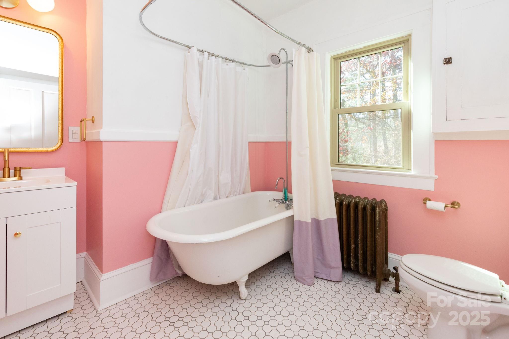 302 Iron Ridge Loop — Asheville