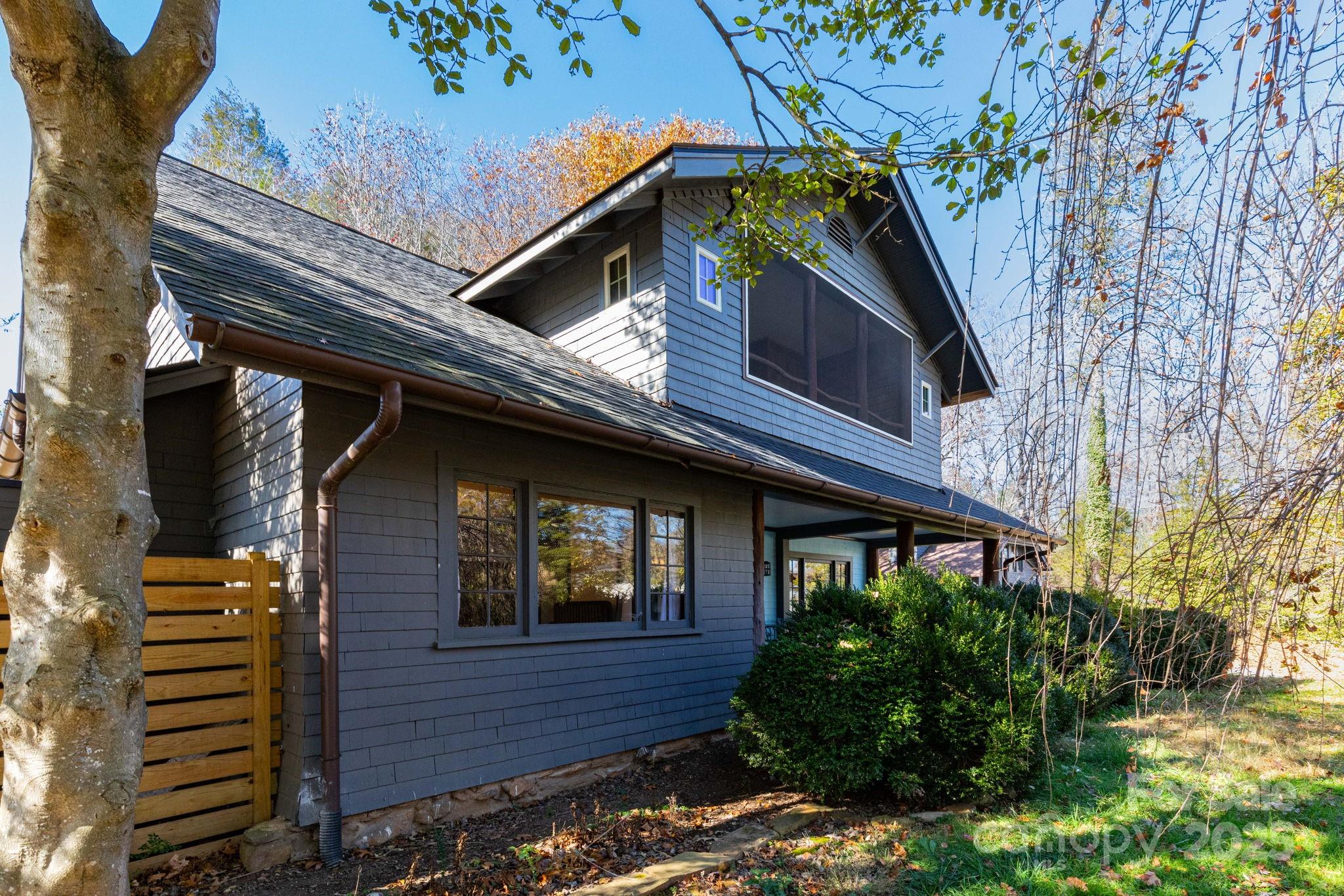 302 Iron Ridge Loop — Asheville