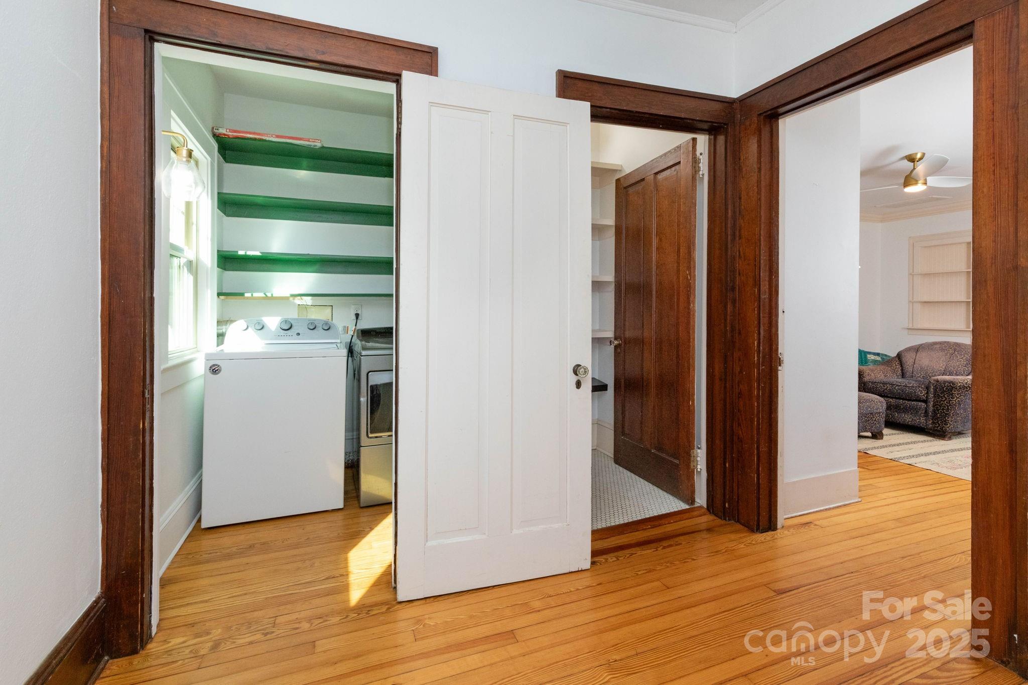 302 Iron Ridge Loop — Asheville