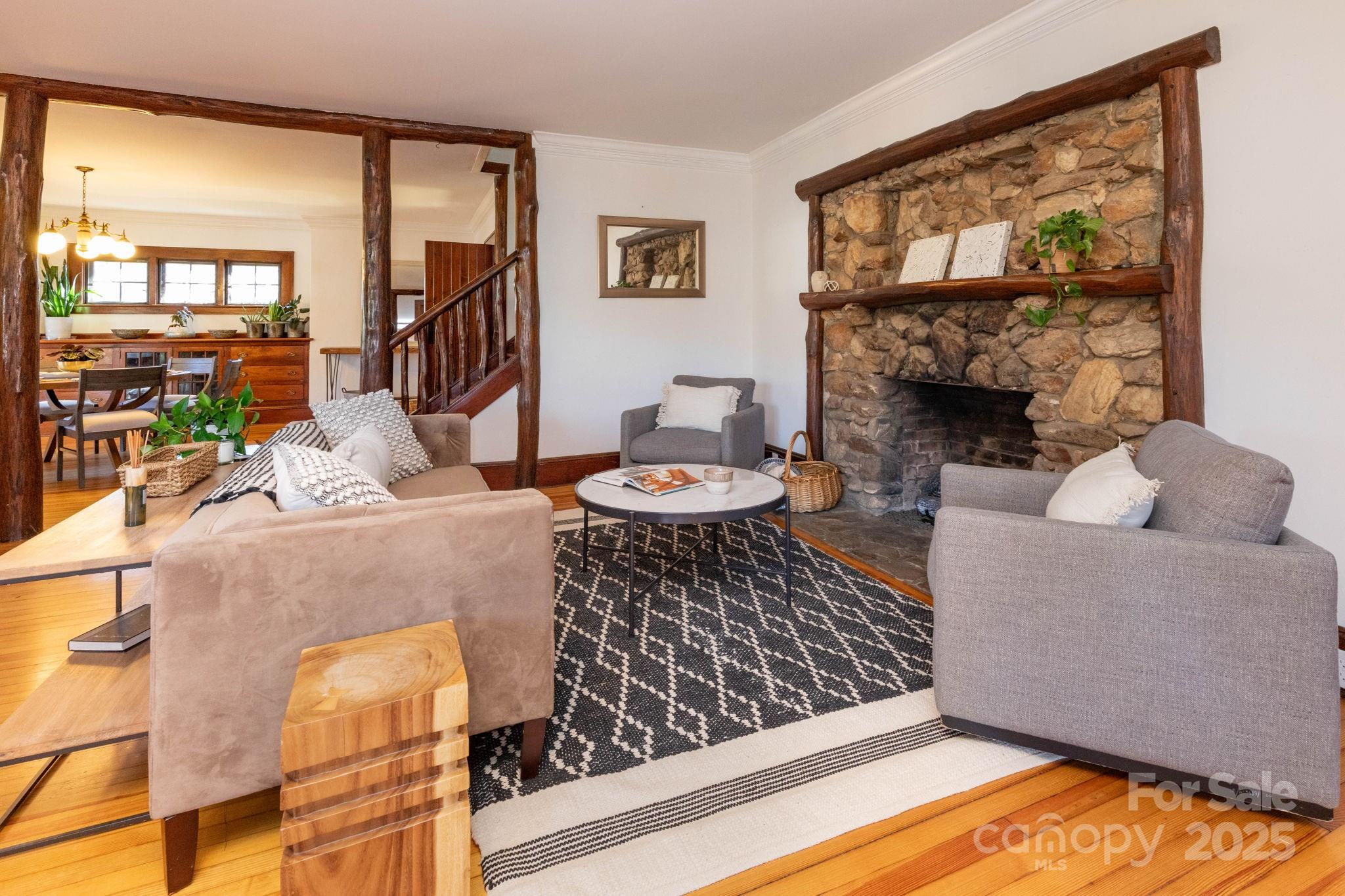 302 Iron Ridge Loop — Asheville