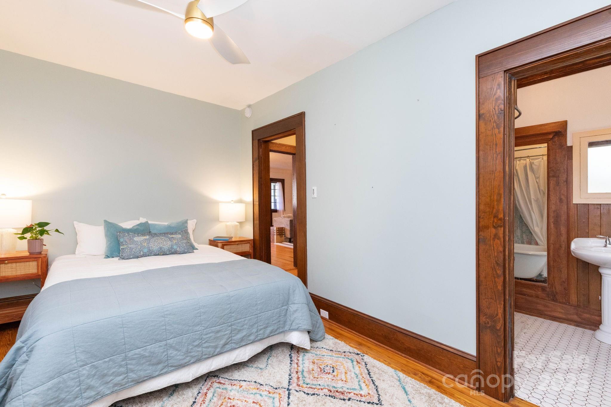 302 Iron Ridge Loop — Asheville
