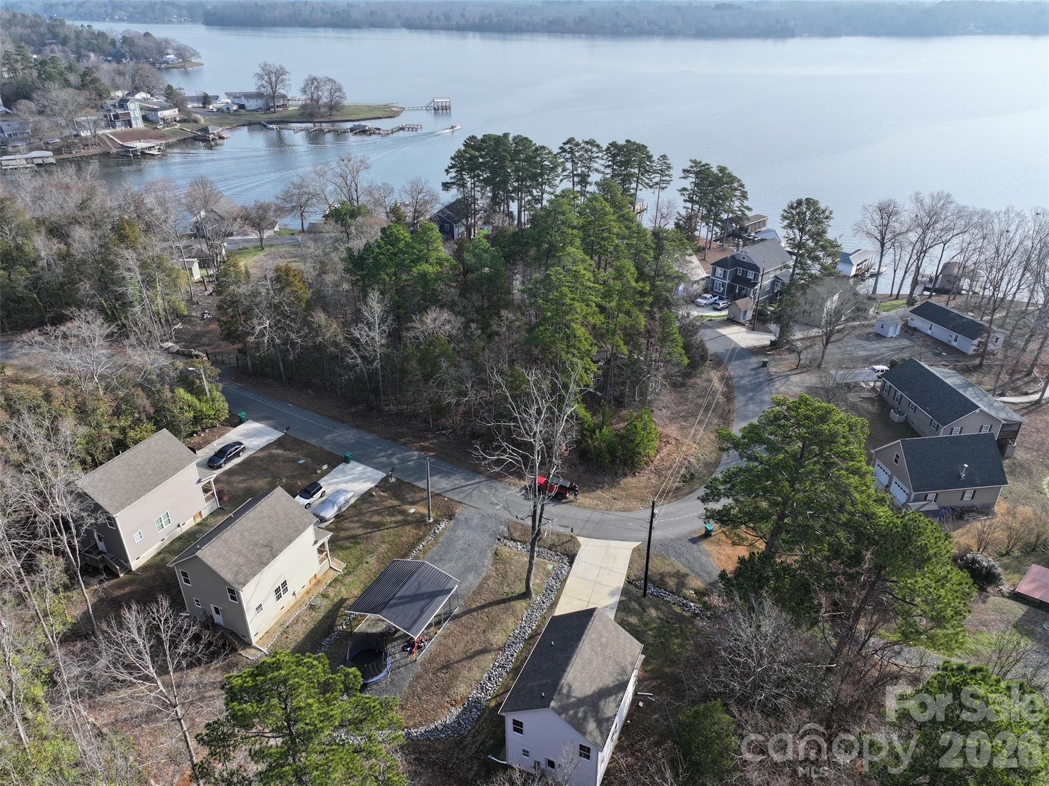 518 Lake Head Road — Norwood