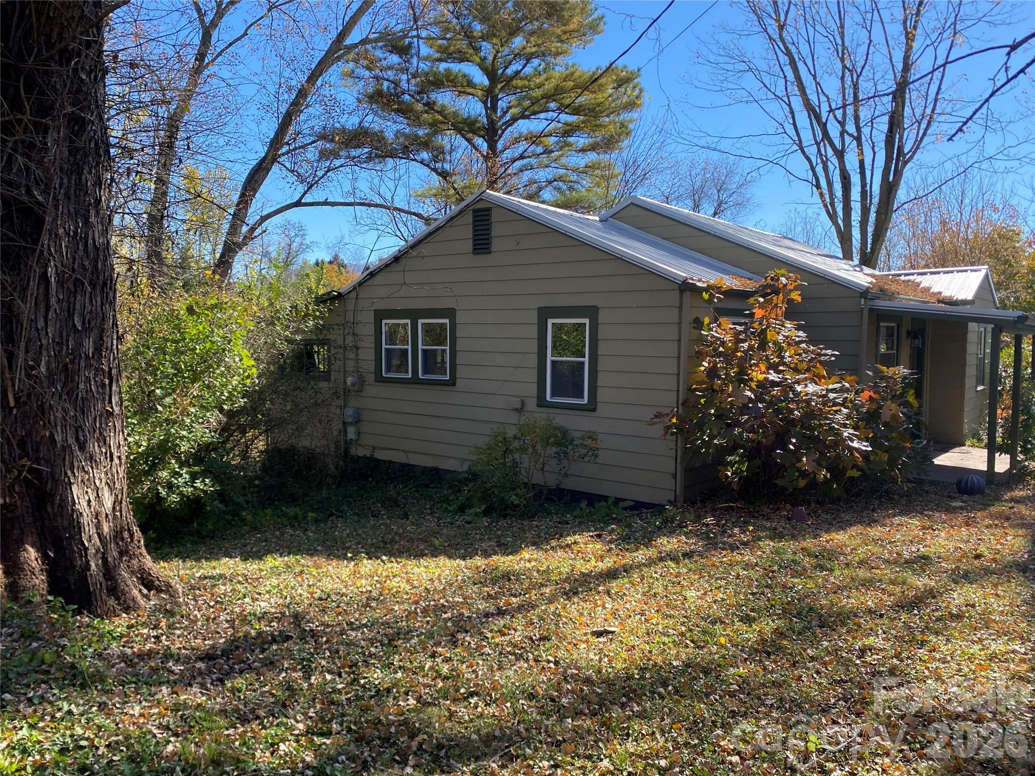 24 Ridge Avenue — Asheville