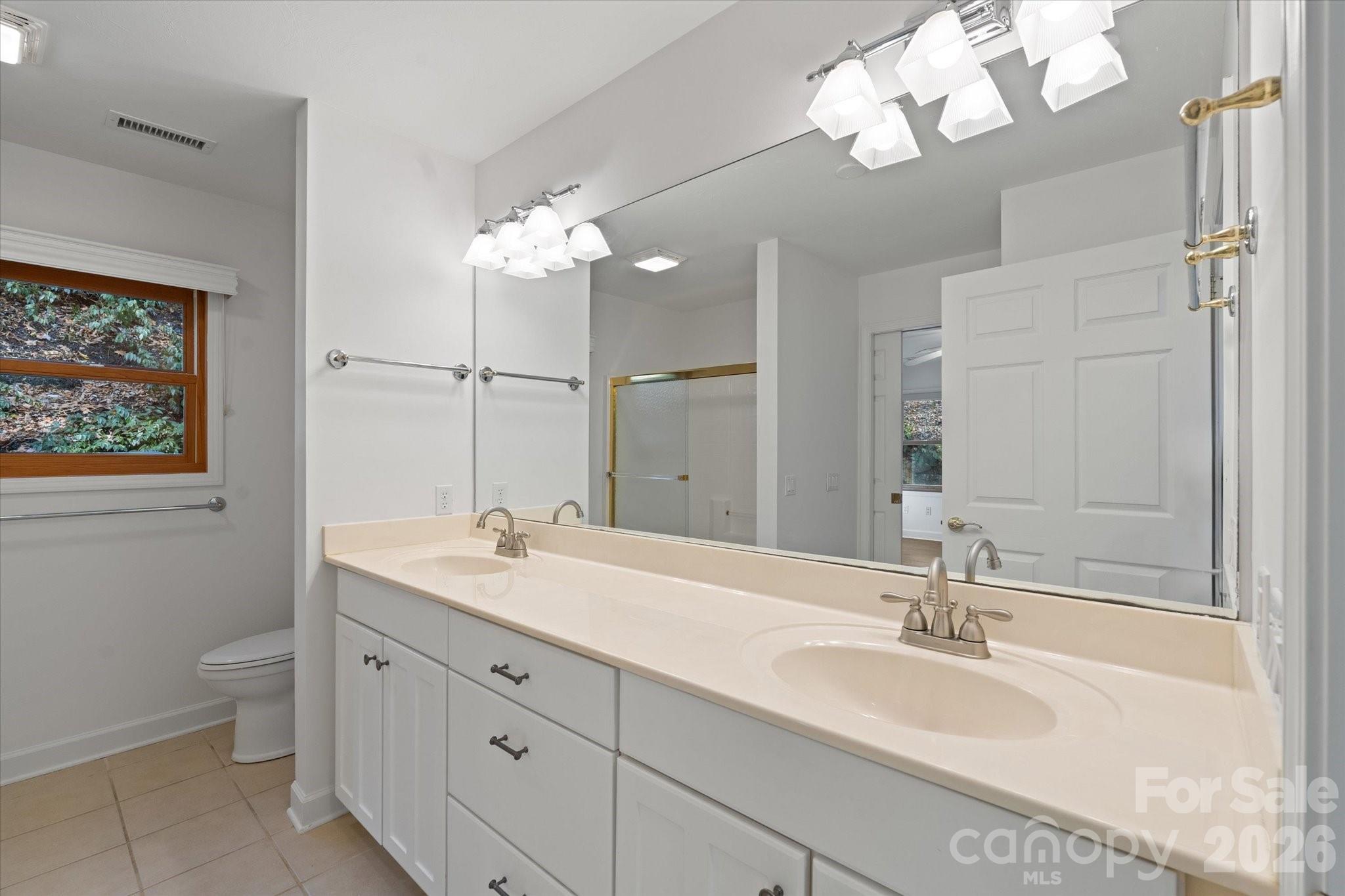 905 Old Fiddle Road — Waynesville