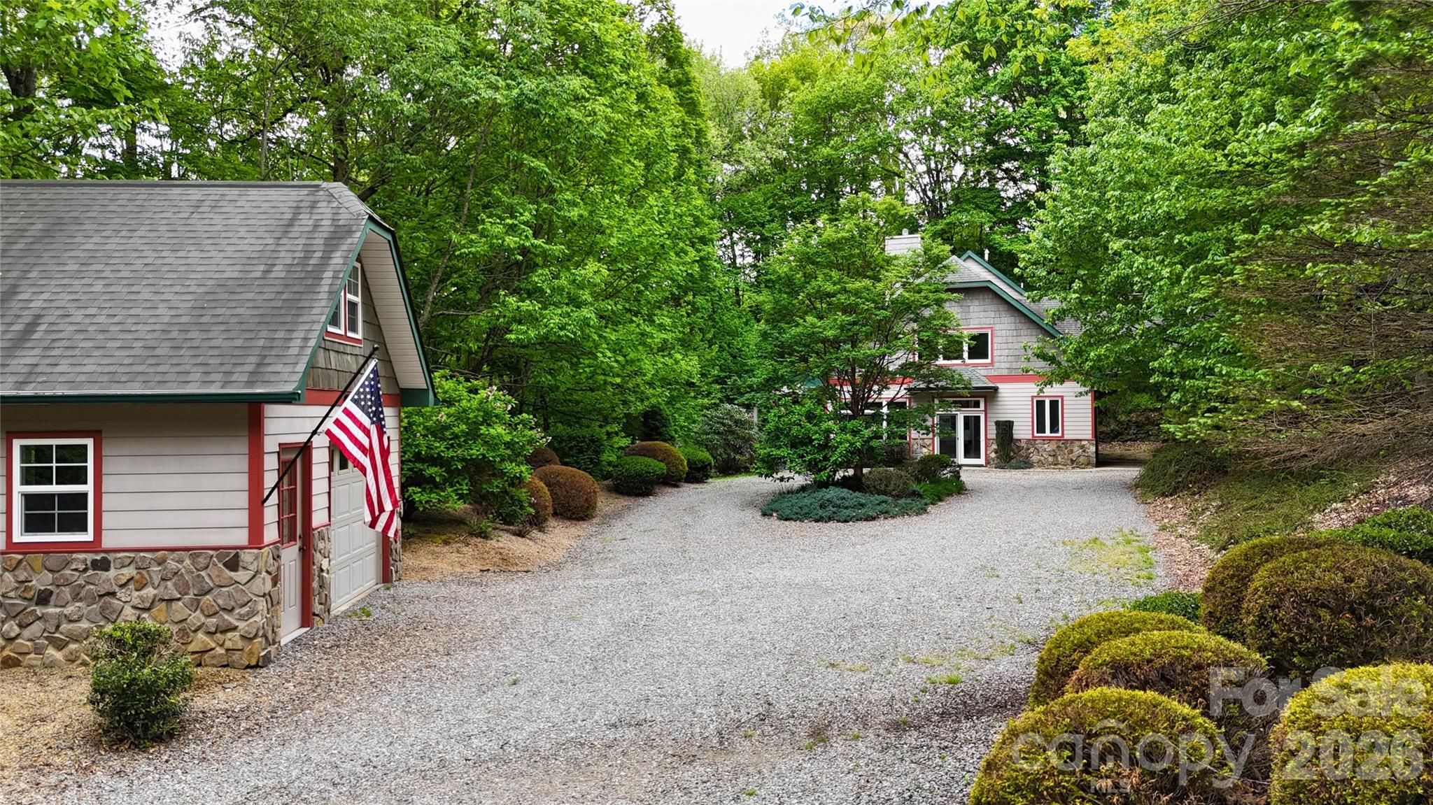 905 Old Fiddle Road — Waynesville