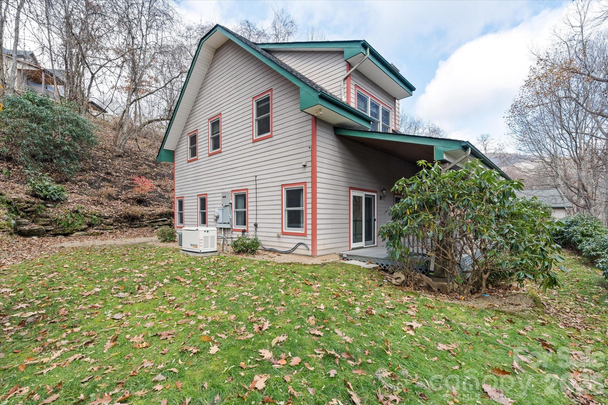 905 Old Fiddle Road — Waynesville