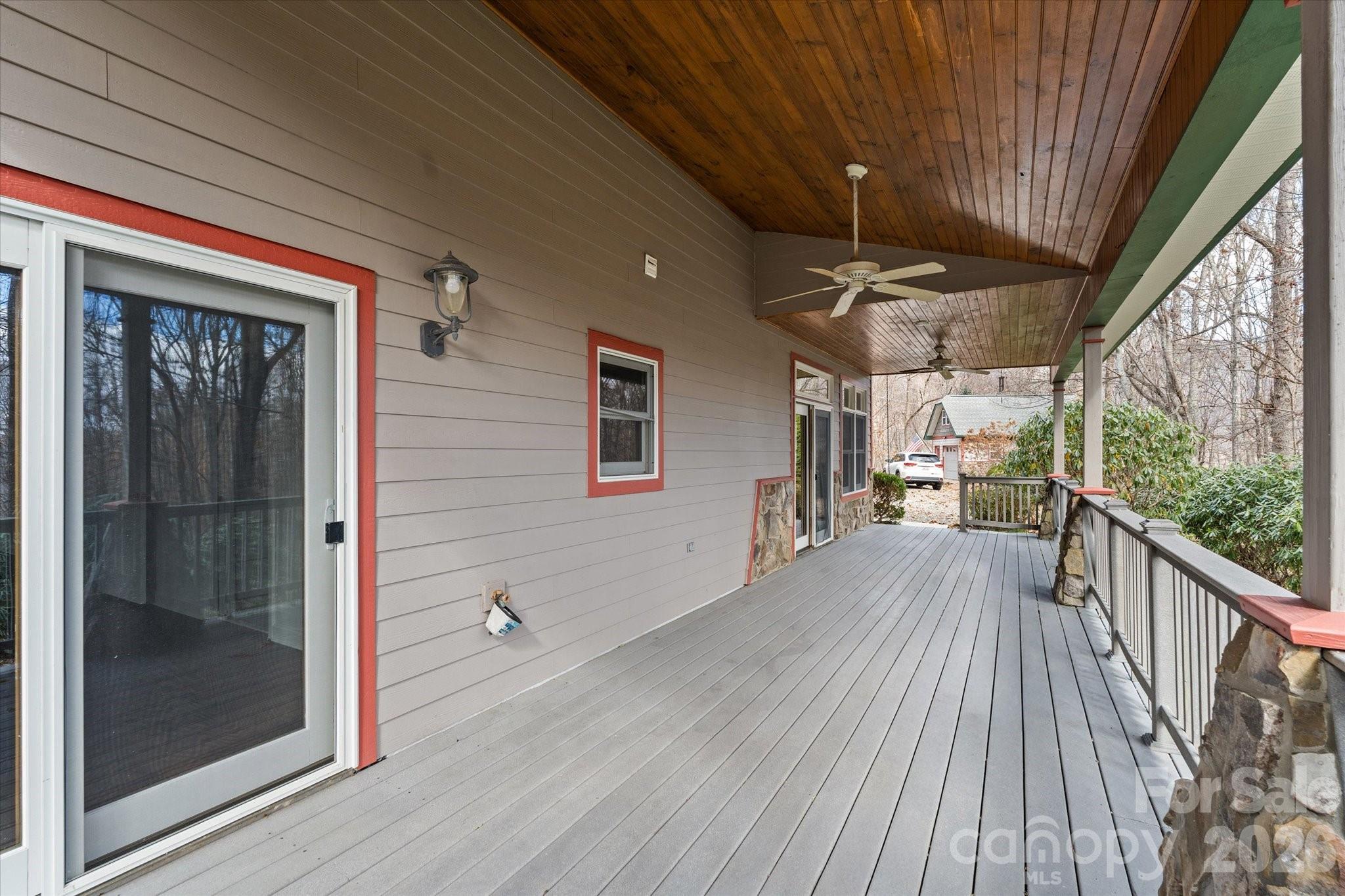 905 Old Fiddle Road — Waynesville