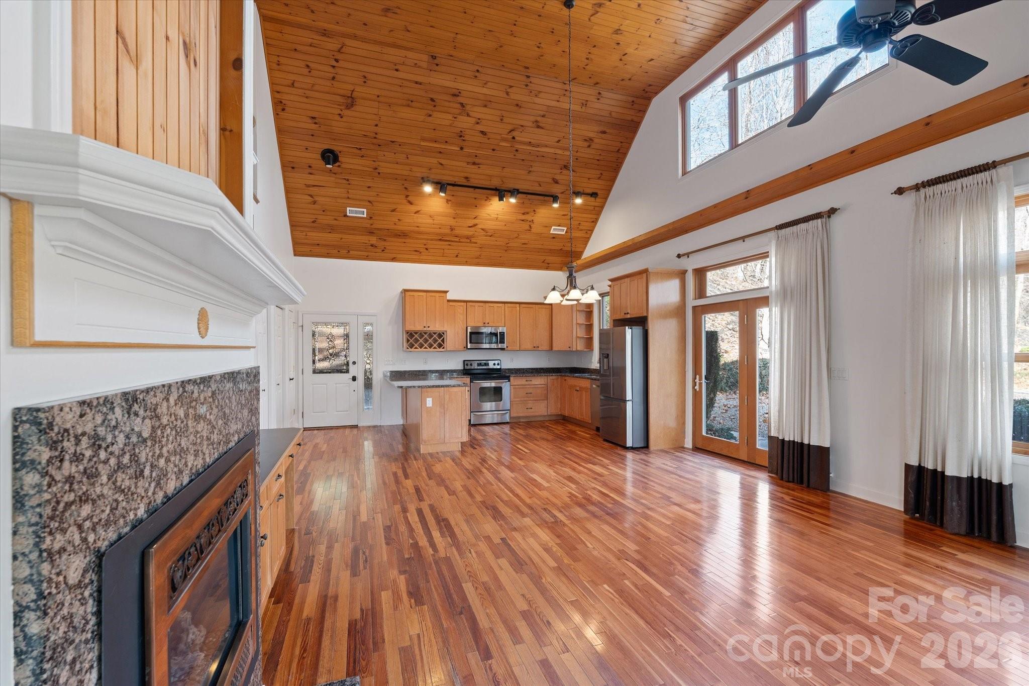 905 Old Fiddle Road — Waynesville