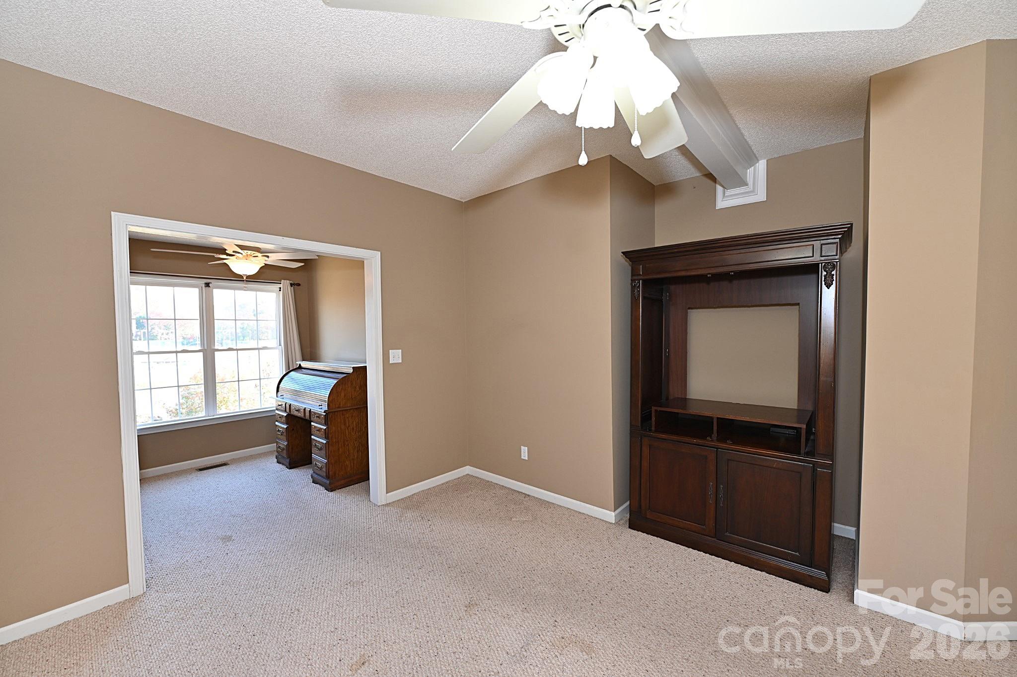 518 30th Avenue Circle NE — Hickory