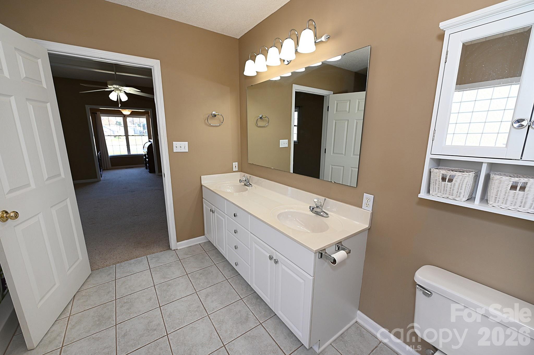 518 30th Avenue Circle NE — Hickory