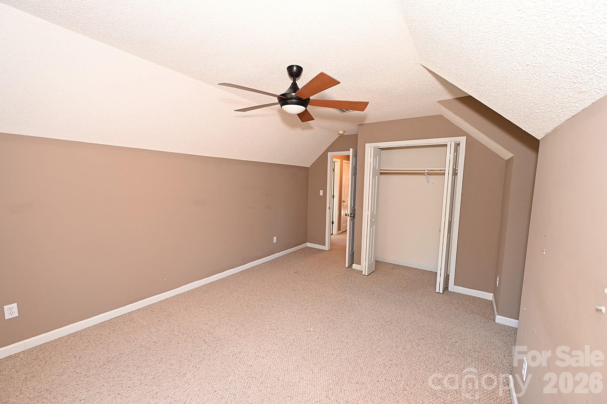 518 30th Avenue Circle NE — Hickory