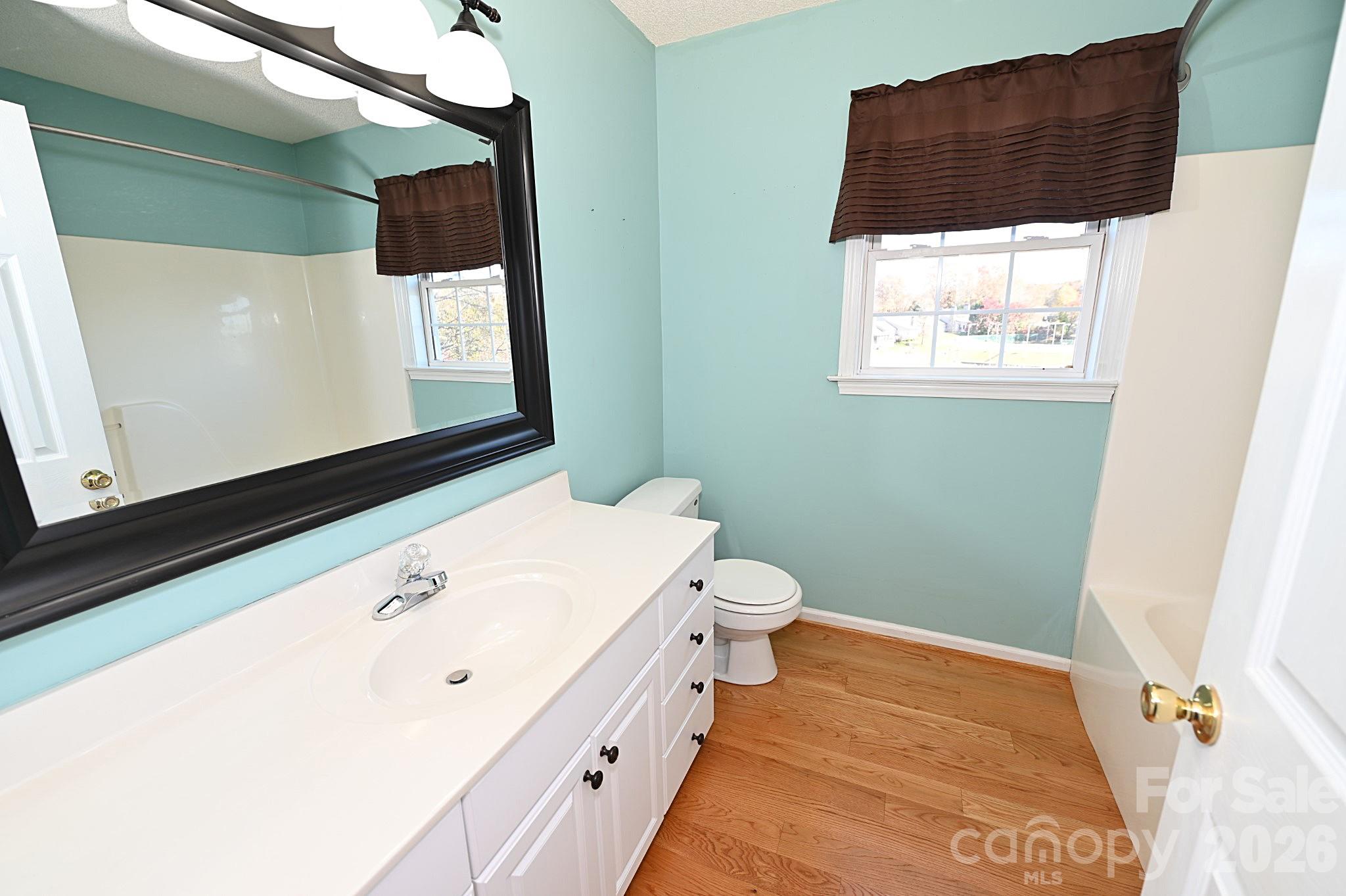 518 30th Avenue Circle NE — Hickory