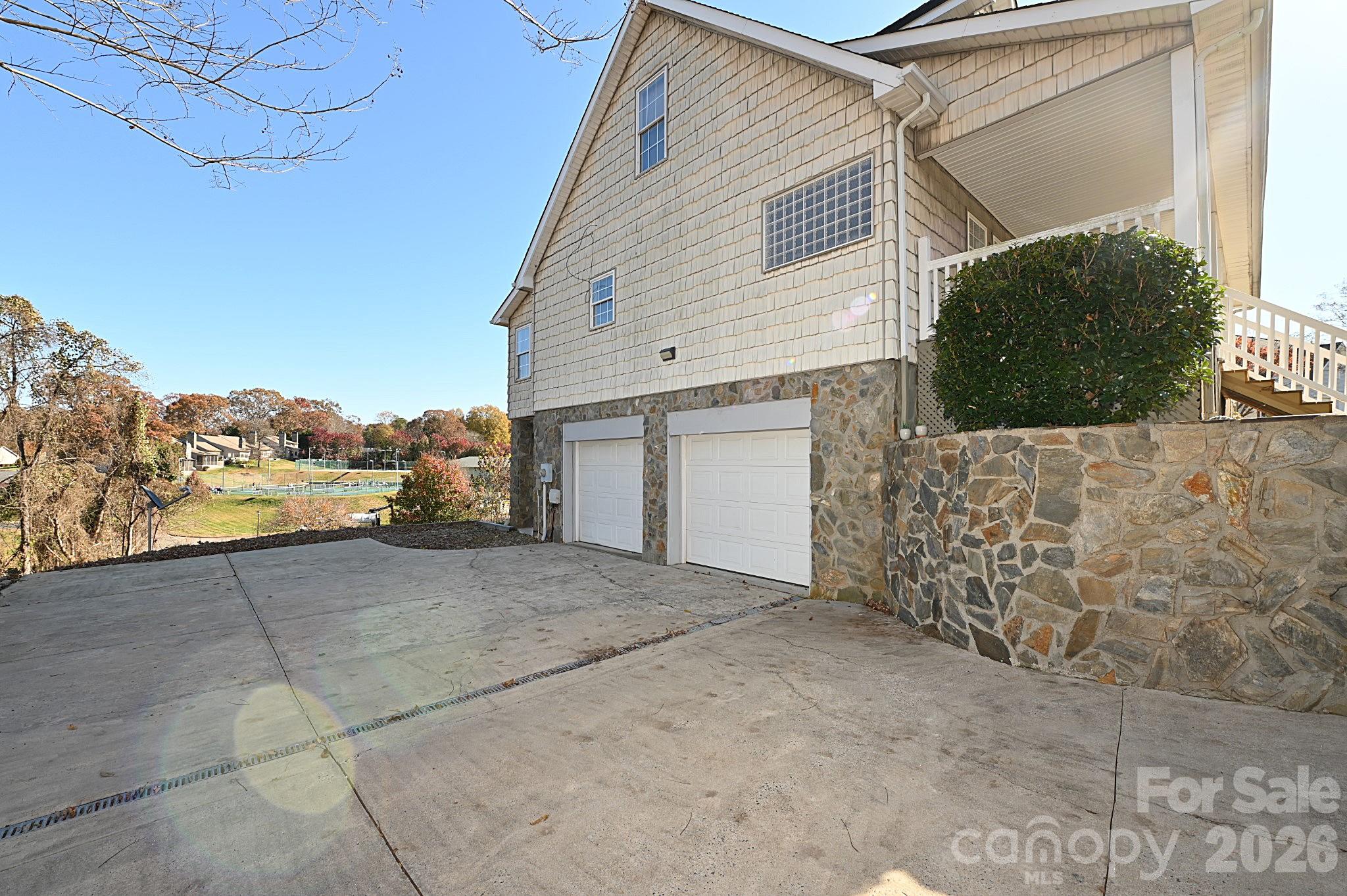 518 30th Avenue Circle NE — Hickory