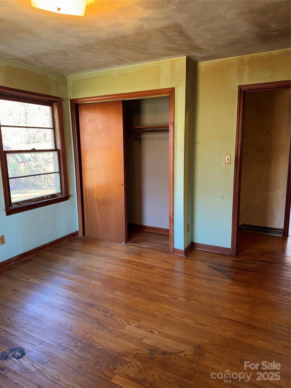 5046 Old Linville Road — Marion