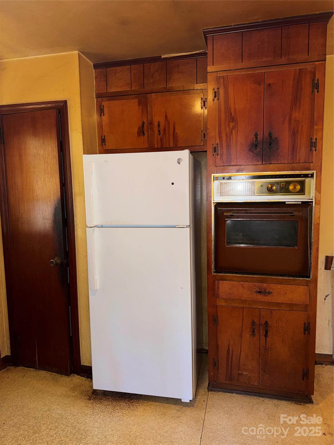 5046 Old Linville Road — Marion