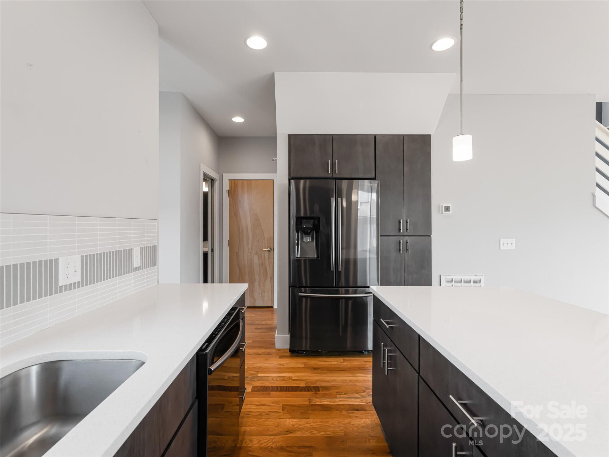 27 Mauricet Lane — Asheville