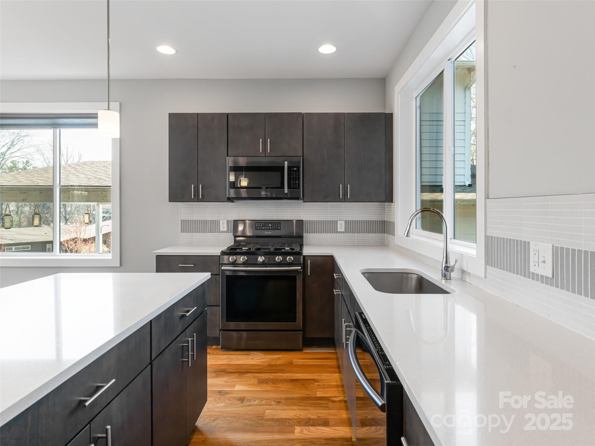 27 Mauricet Lane — Asheville
