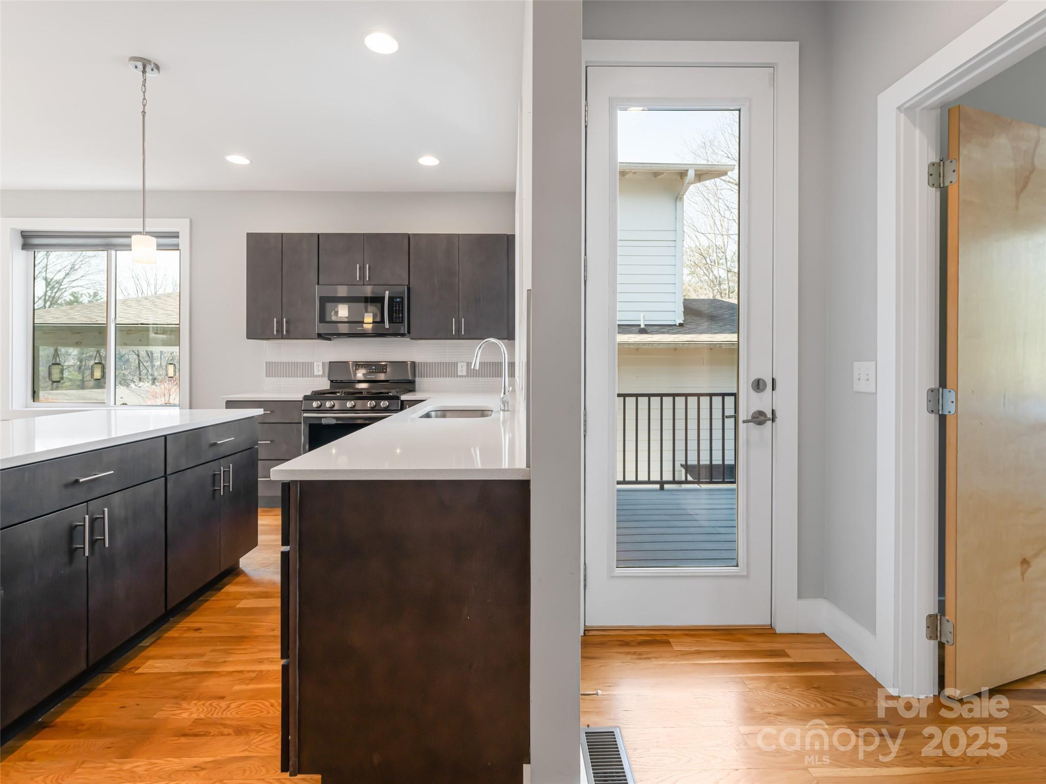 27 Mauricet Lane — Asheville