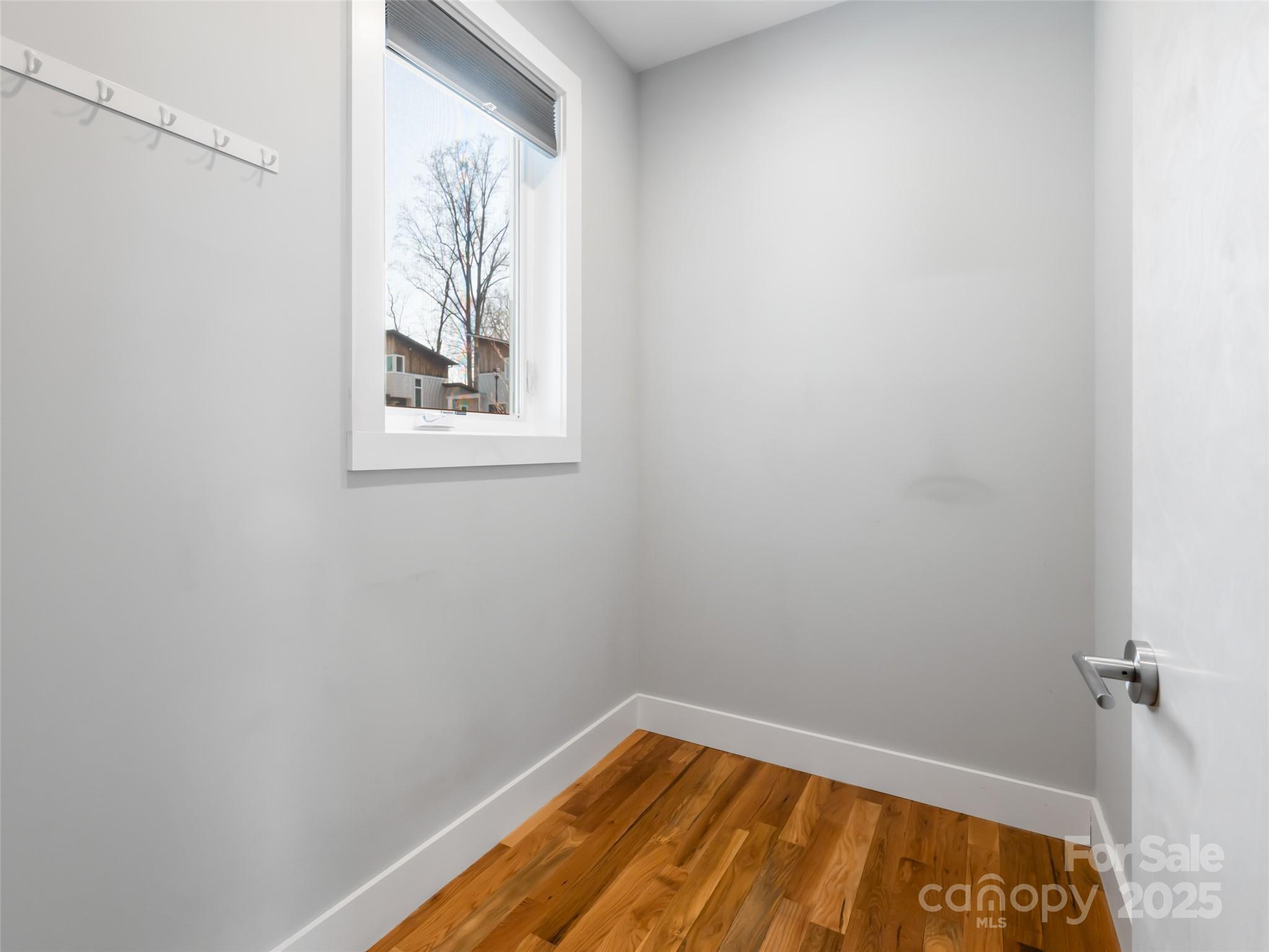 27 Mauricet Lane — Asheville