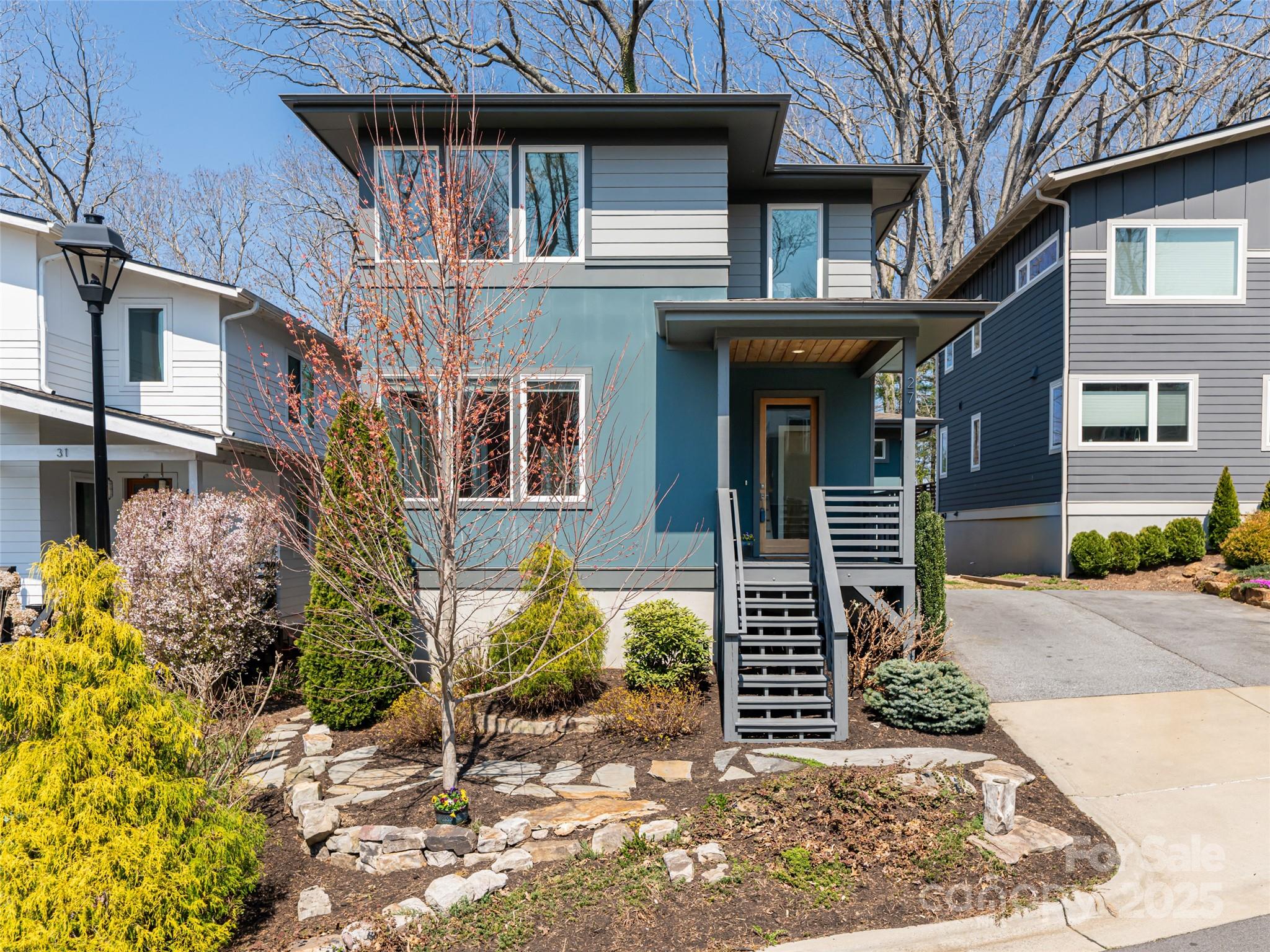 27 Mauricet Lane — Asheville