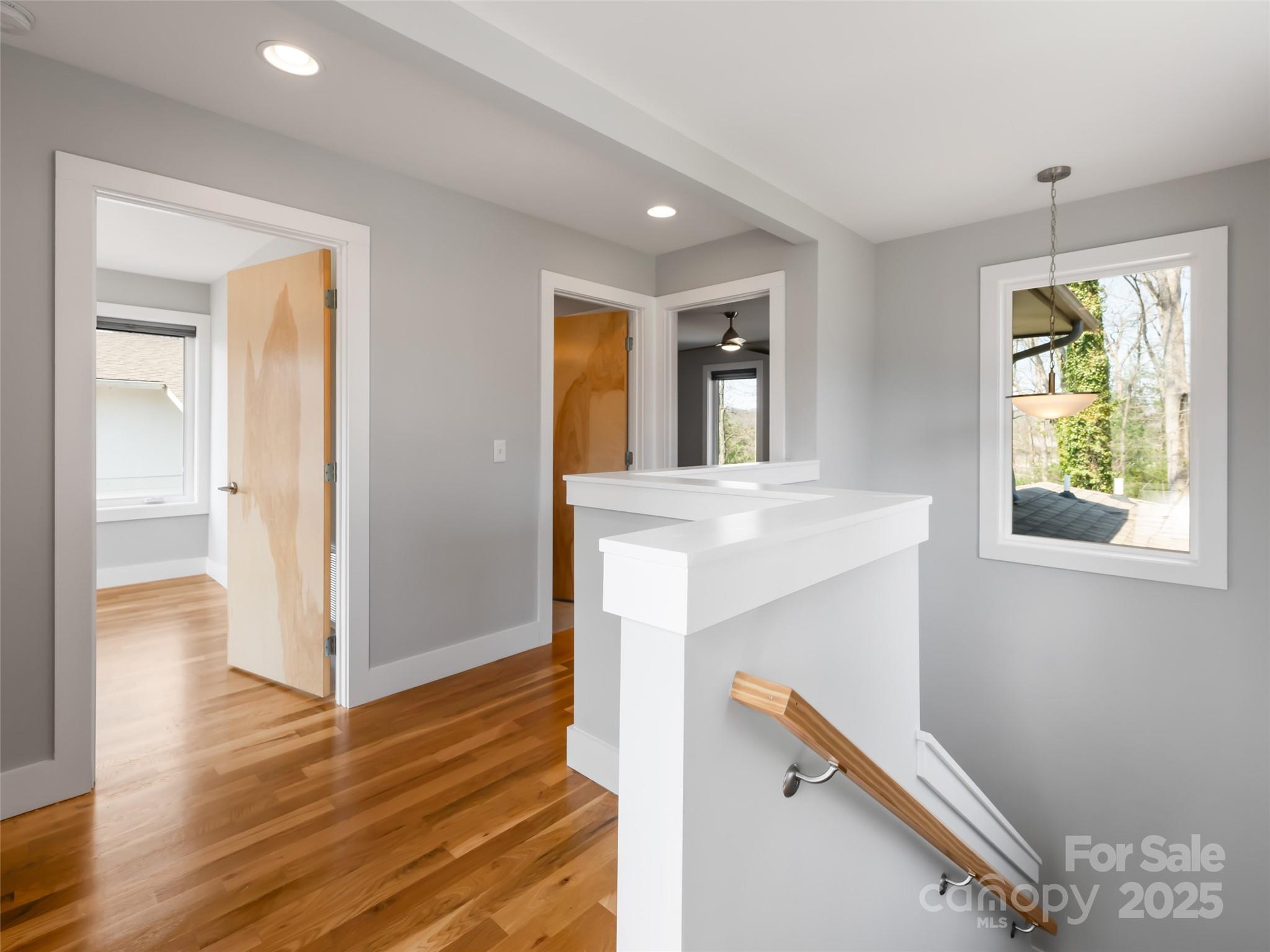 27 Mauricet Lane — Asheville