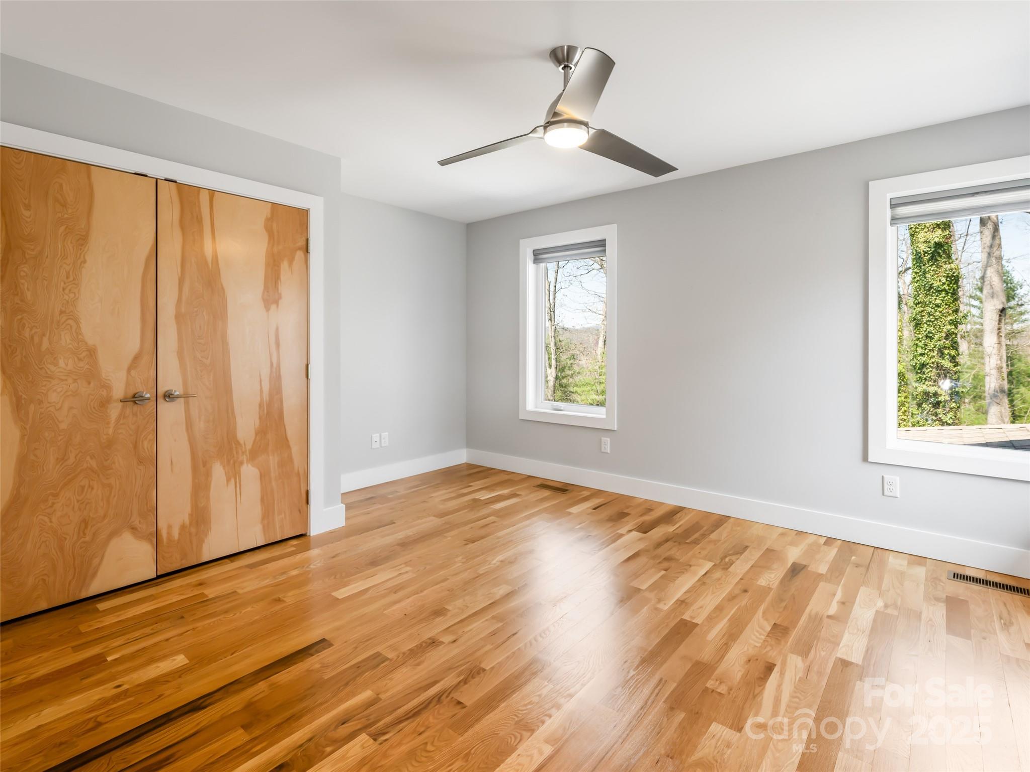 27 Mauricet Lane — Asheville