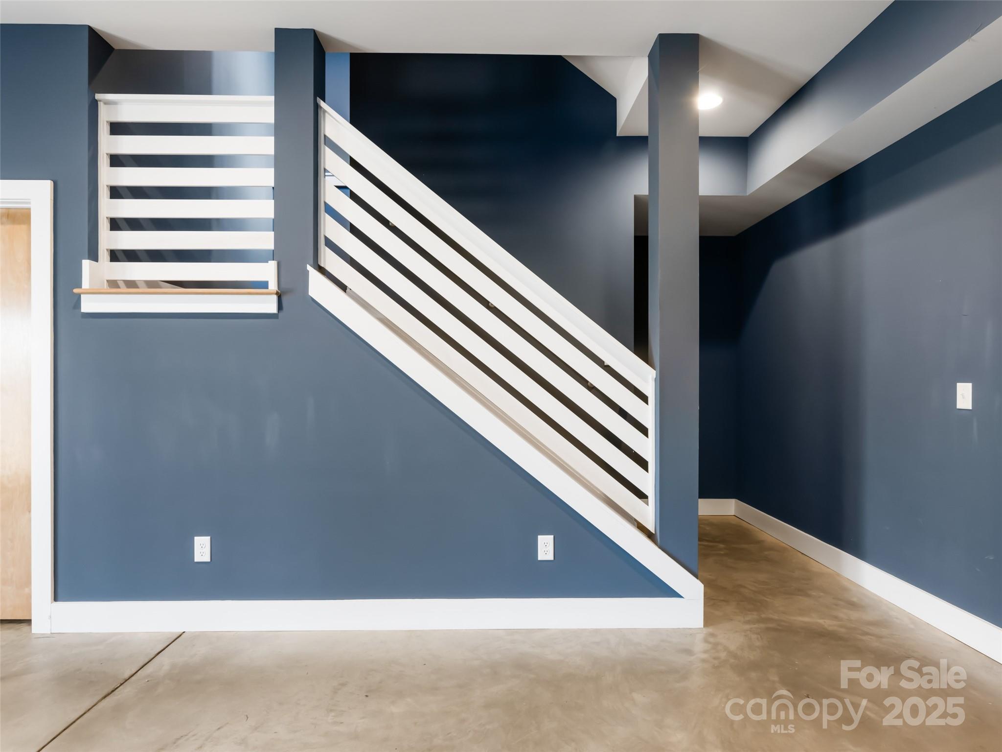 27 Mauricet Lane — Asheville