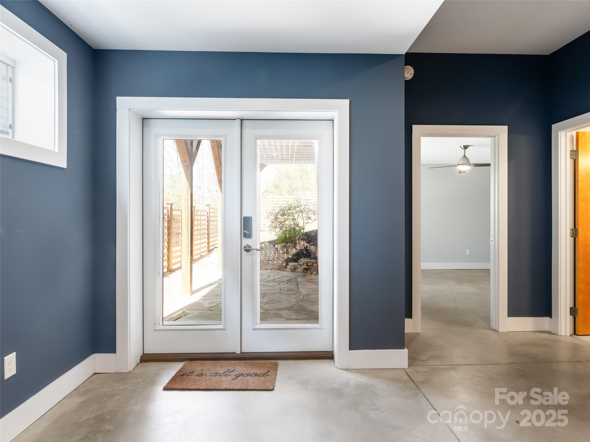 27 Mauricet Lane — Asheville