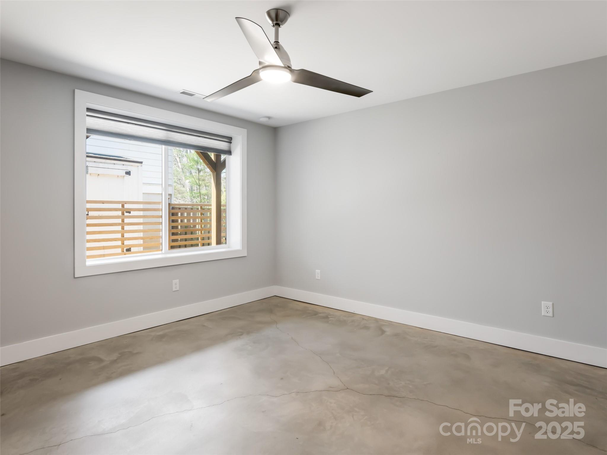 27 Mauricet Lane — Asheville