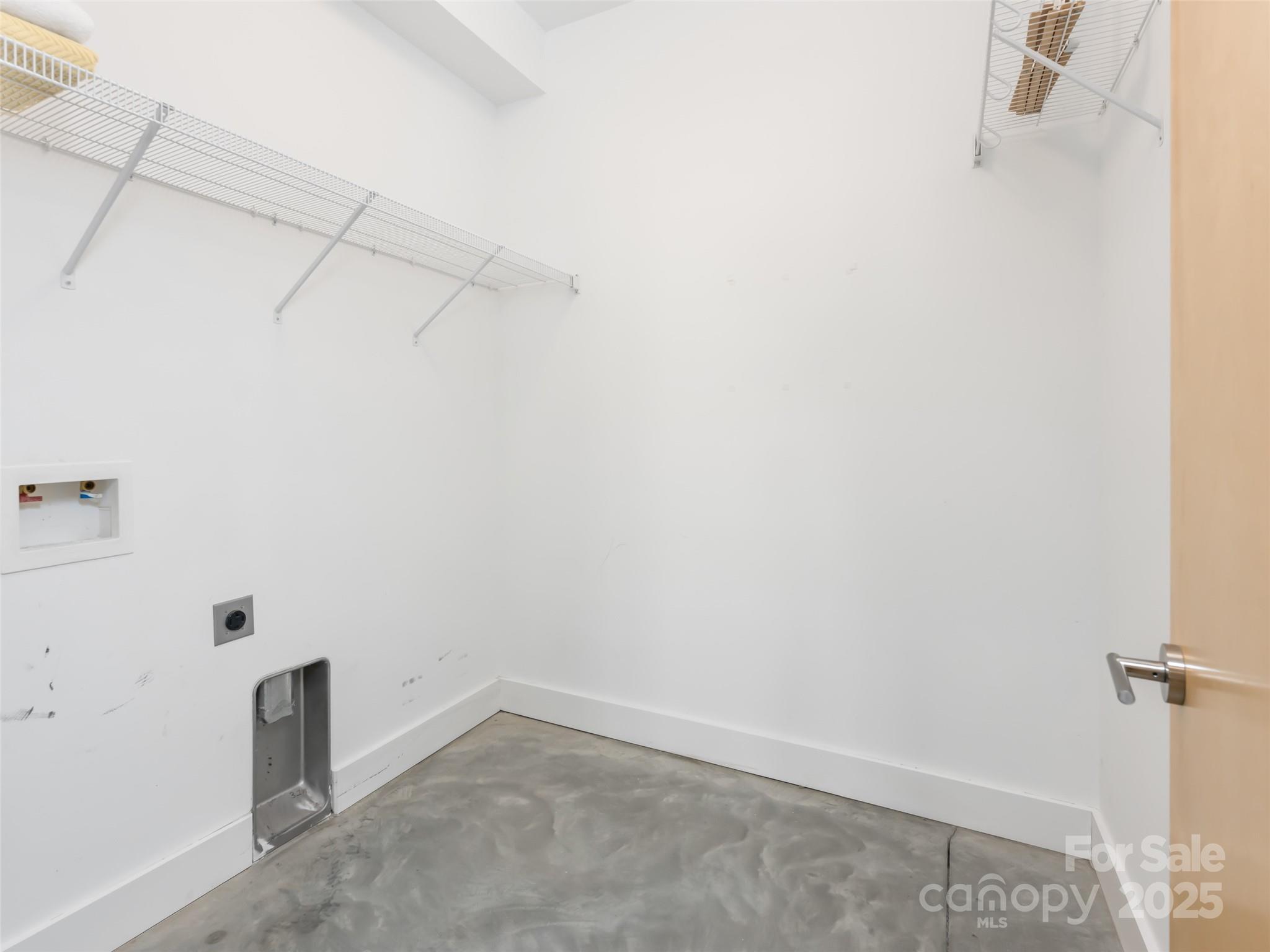 27 Mauricet Lane — Asheville