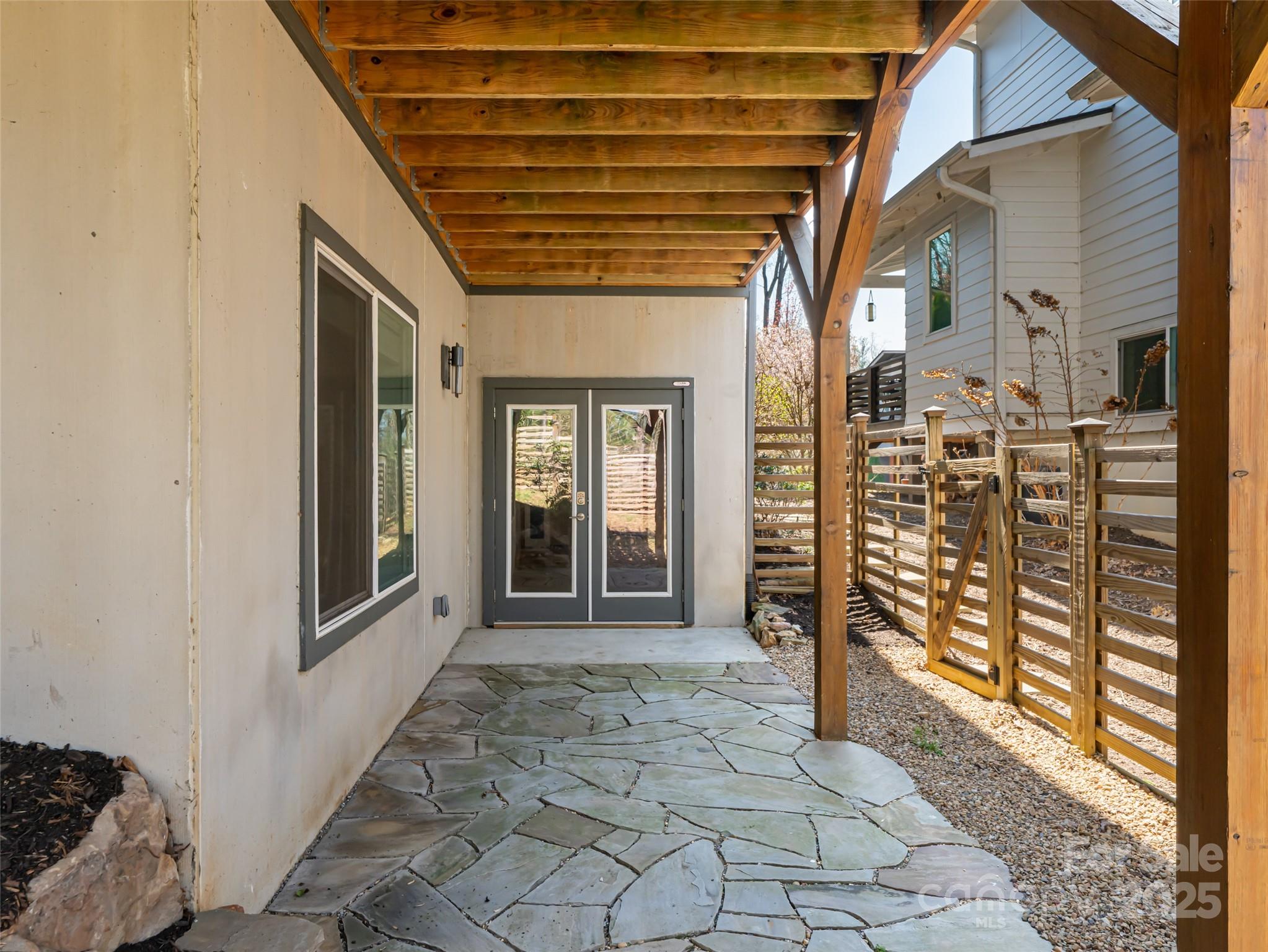 27 Mauricet Lane — Asheville