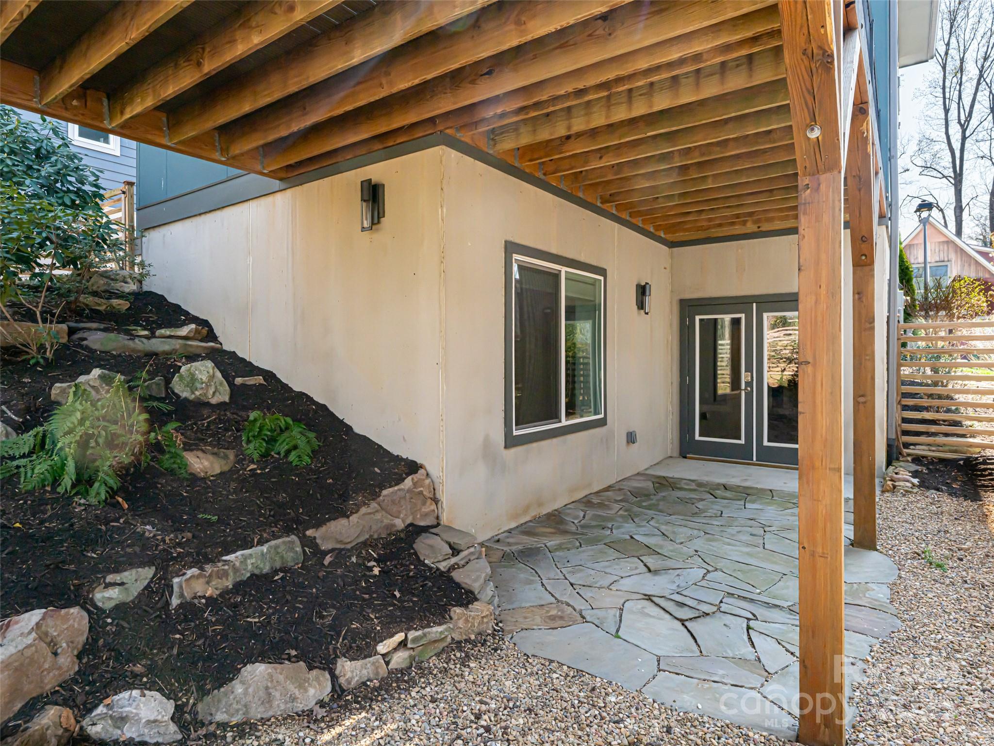 27 Mauricet Lane — Asheville
