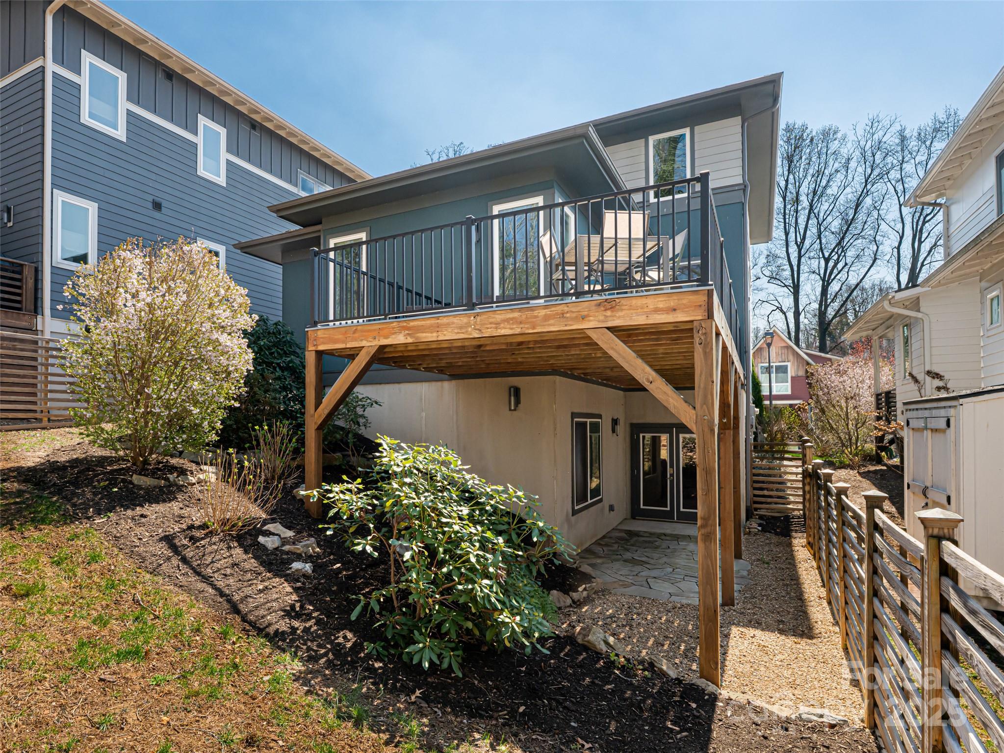27 Mauricet Lane — Asheville