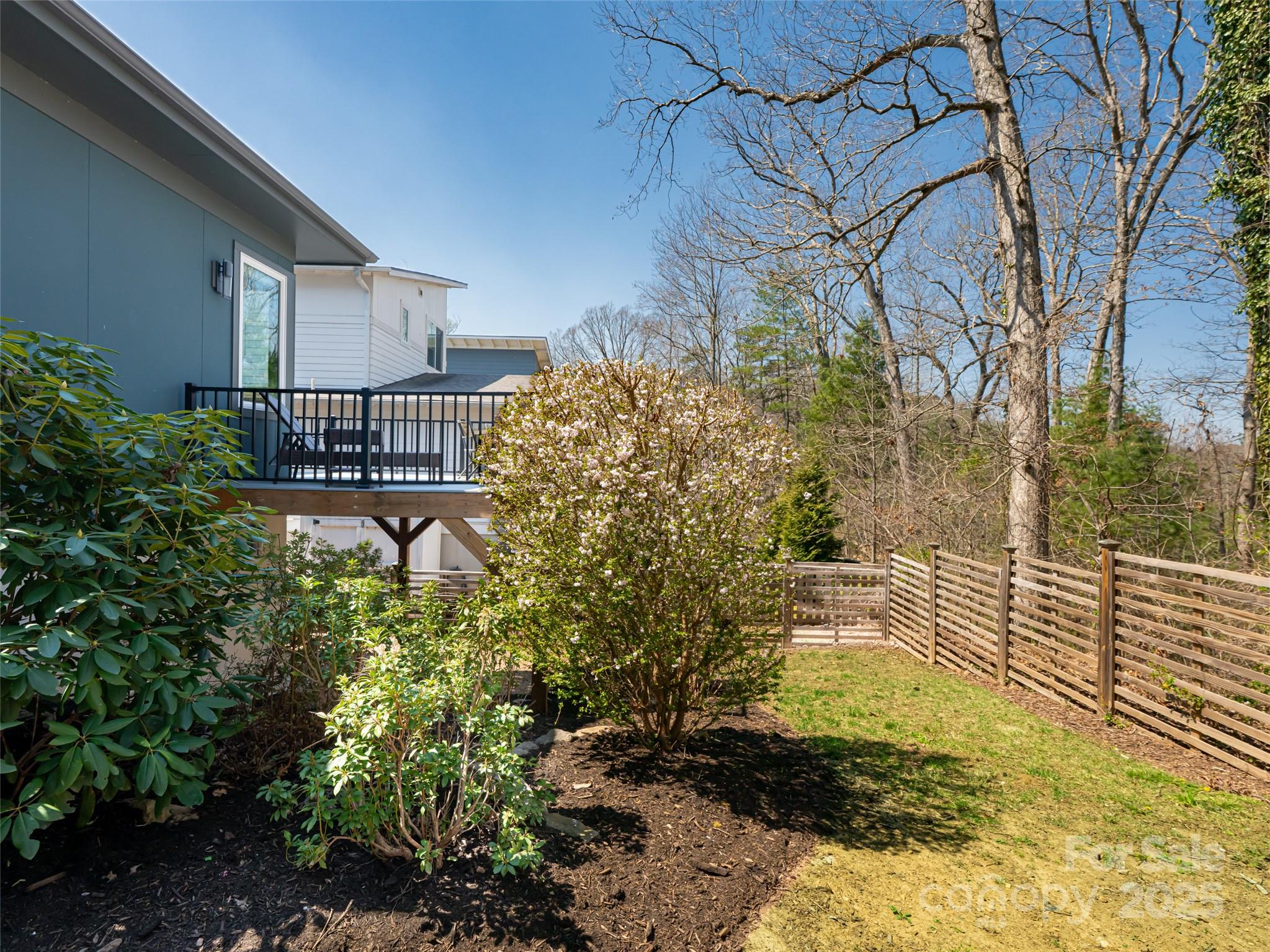 27 Mauricet Lane — Asheville