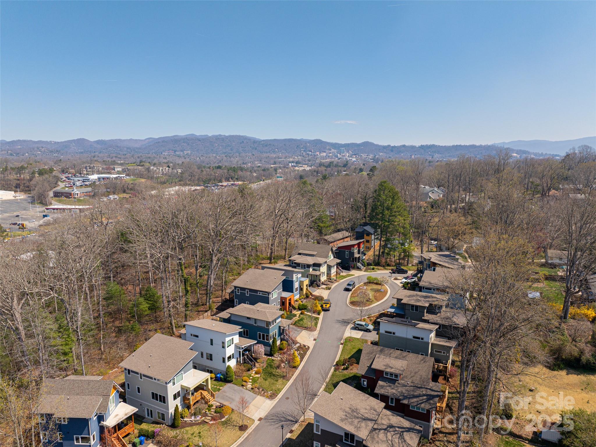 27 Mauricet Lane — Asheville