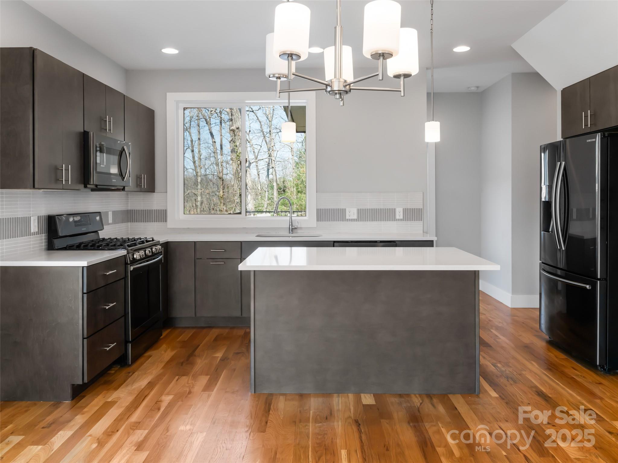 27 Mauricet Lane — Asheville