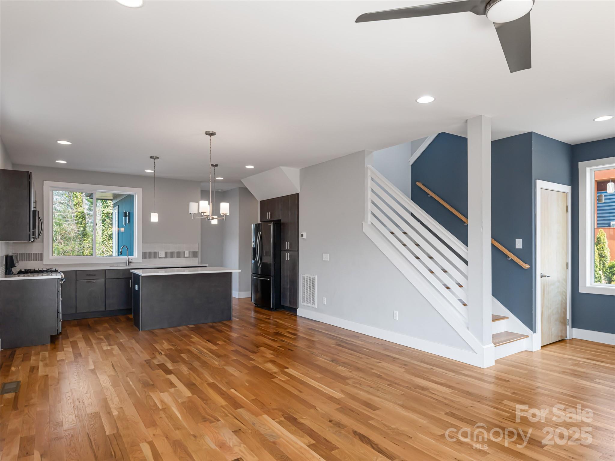 27 Mauricet Lane — Asheville