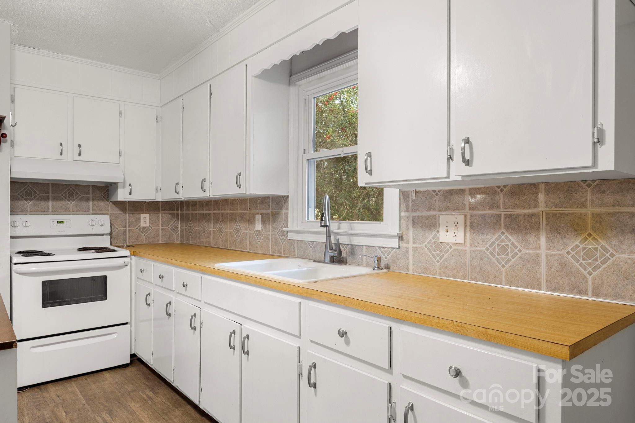604 Cold Stream Circle — Chester